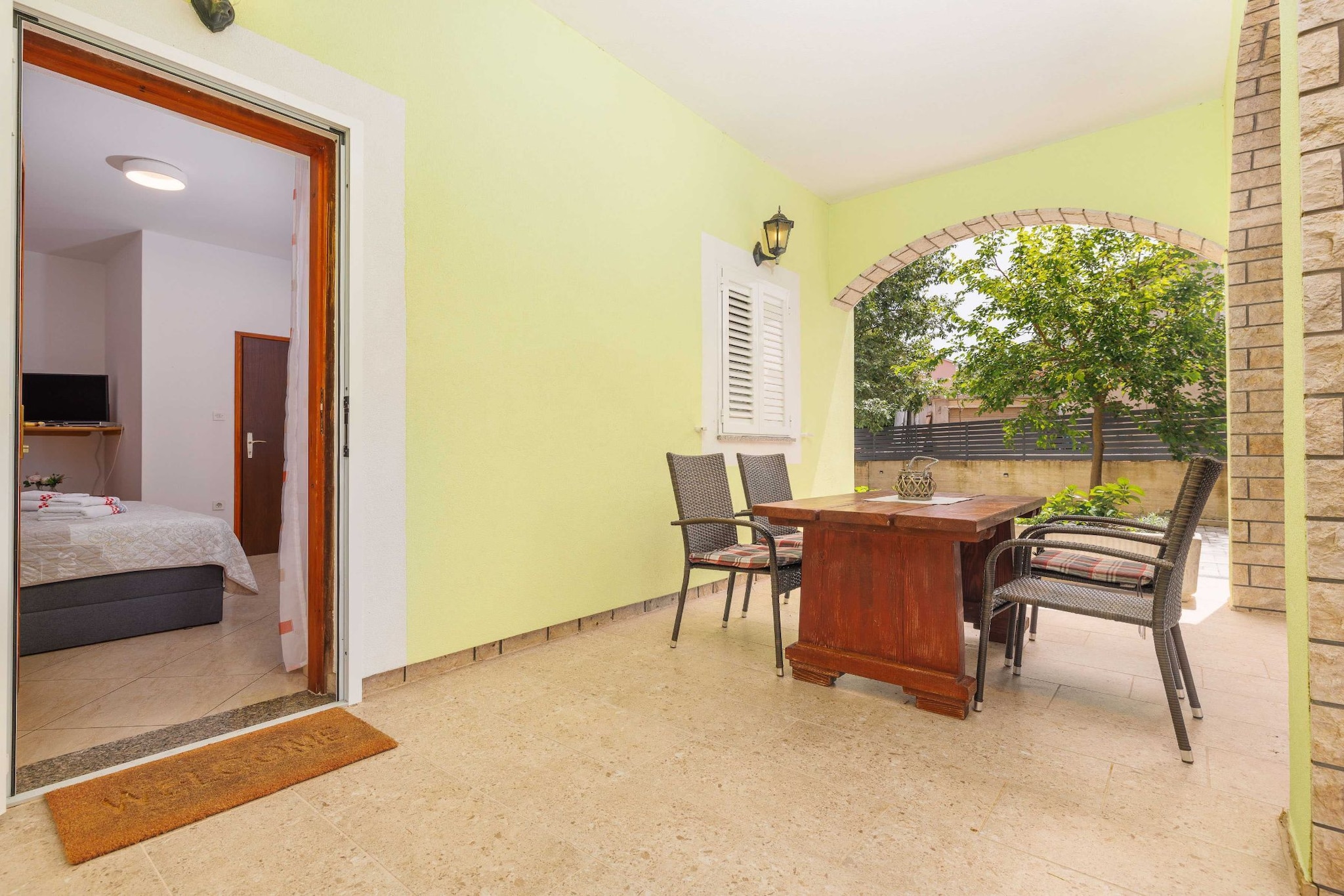 Wonderful Krk Island Stay: Shared Pool, Grill Patio, and Nearby Beaches - Studio Apartment-Außenbereich