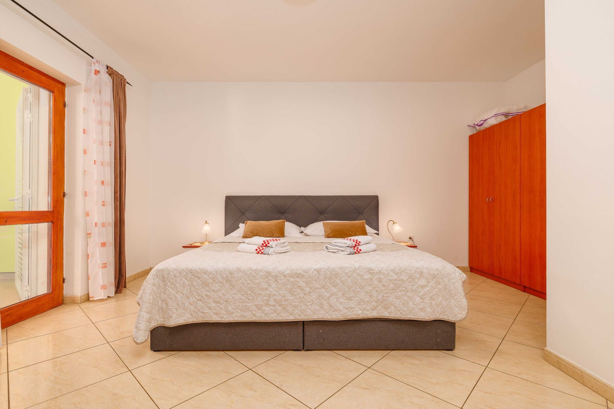 Wonderful Krk Island Stay: Shared Pool, Grill Patio, and Nearby Beaches - Studio Apartment