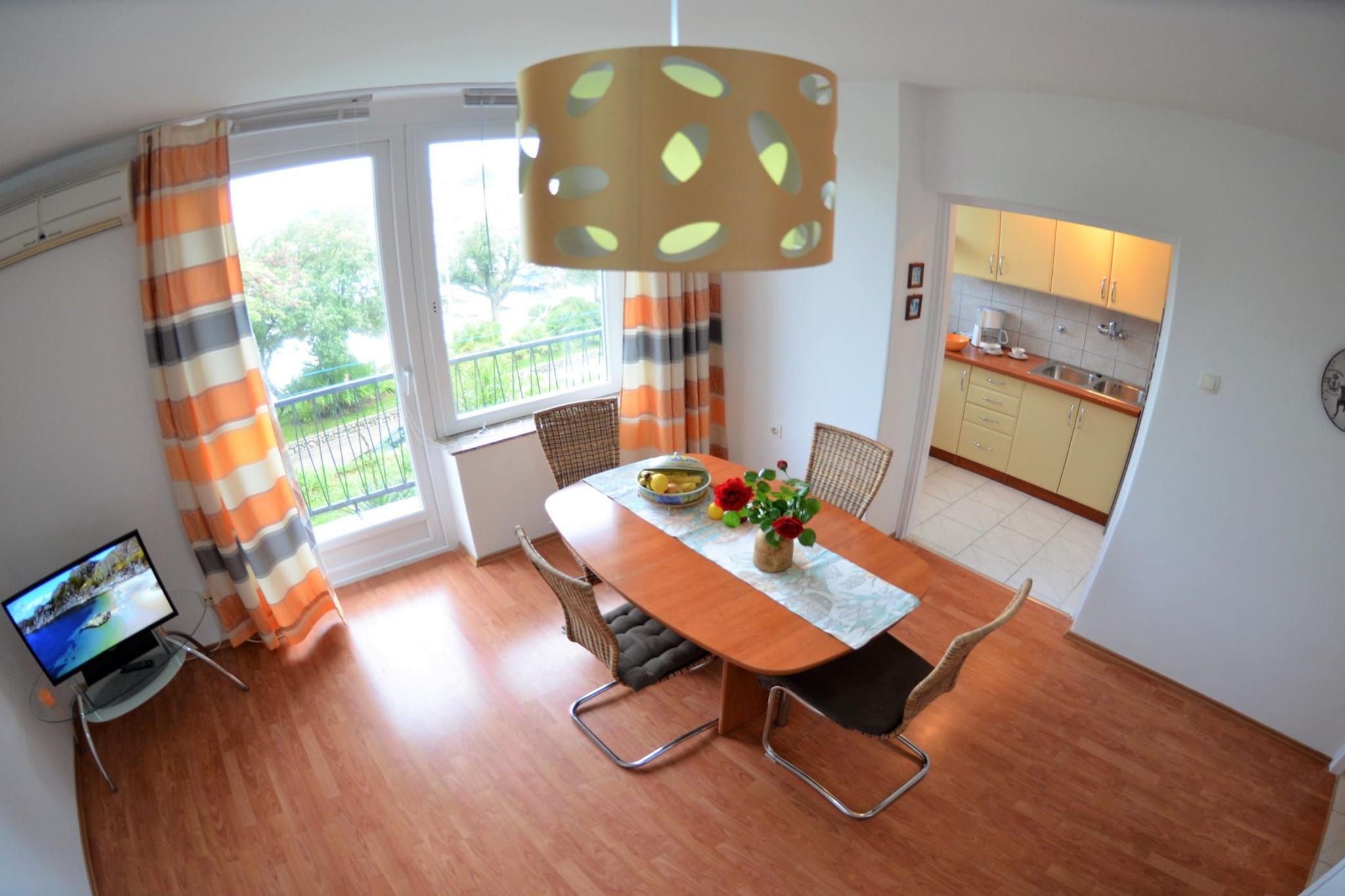 Bright and Breezy Apartment with Terrace and Sea View - Two Bedroom Apartment with Terrace and Sea View-Dining room