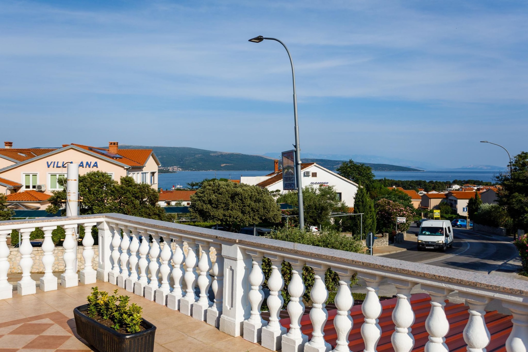 Sunny and Sleek Krk Rooms with Balcony - Standard Double Room with Balcony (owner Zuta)-Terrace balcony