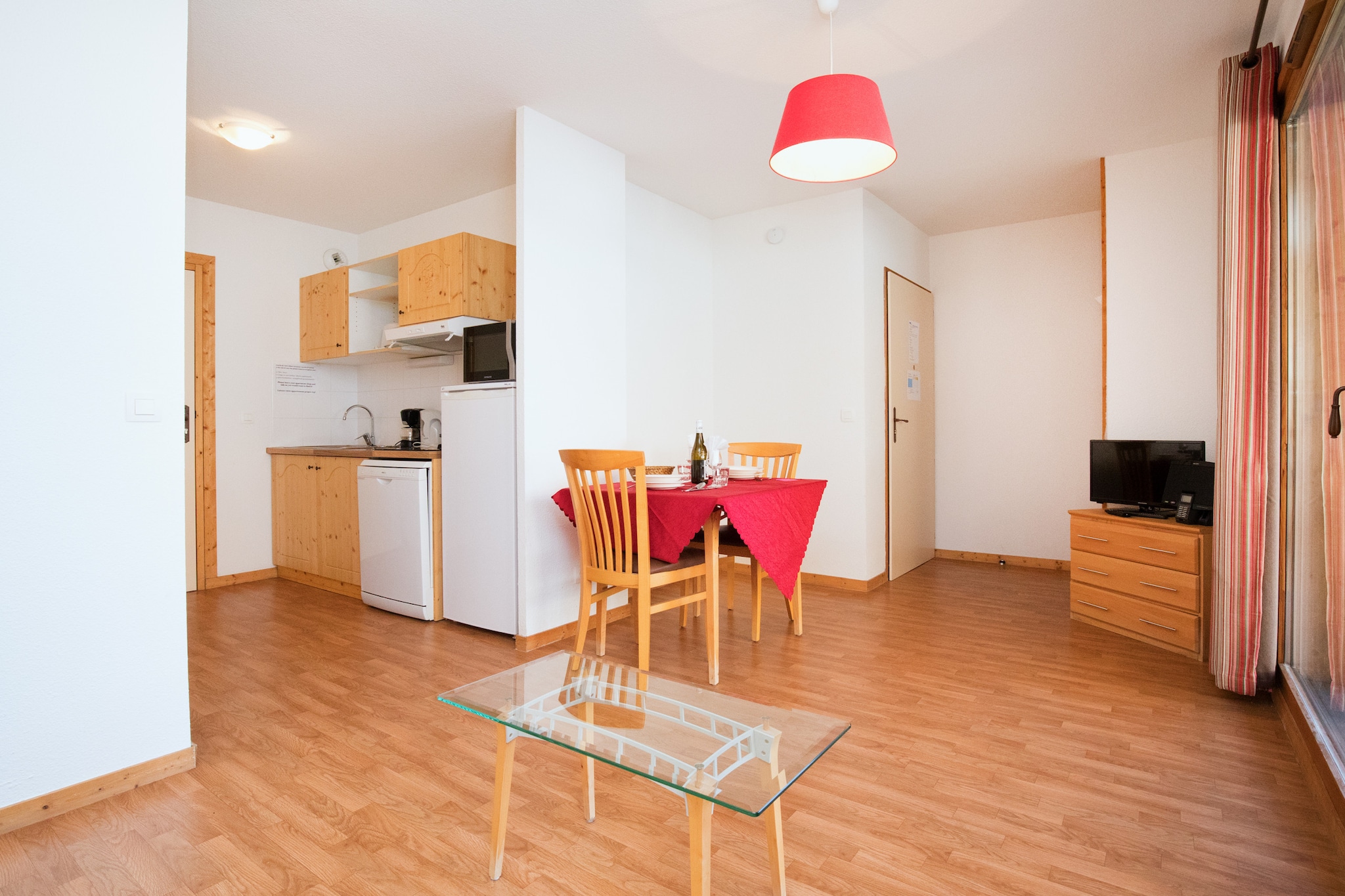 On the 3rd floor: (Living room(double sofa bed(80 x 190 cm), TV), open kitchen(electric kettle, toaster, coffee machine, microwave, dishwasher, fridge-freezer, electric hot plates, dishes and cutlery), bathroom(bath tub, shower, washbasin), toilet(toilet))\n\nski storage, sauna, balcony, heating(electric), parking, swimming pool(shared with other guests, indoor), lift