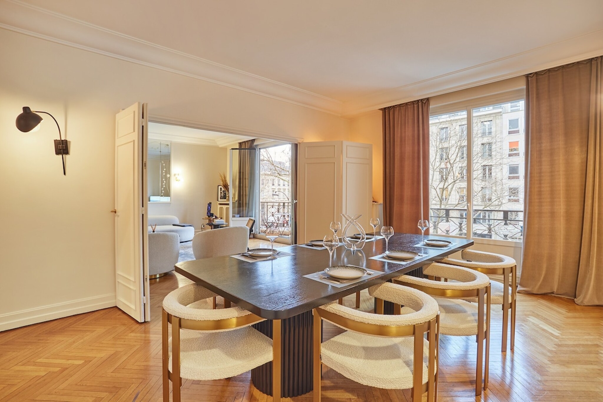 Discover our Luxurious apartment in front of the Arc de Triomphe

Welcome to a 1 bedroom, 1 bathroom apartment located in the residential area of the 8th arrondissement, opposite the Arc de Triomphe, 1 minute walk from the Champs-Ã‰lysÃ©es. Nestled in the heart of the 8th arrondissement near Avenue Victor Hugo, you will discover the most beautiful boutiques and restaurants in the city. This essential district of Paris combines culture and luxury shopping.