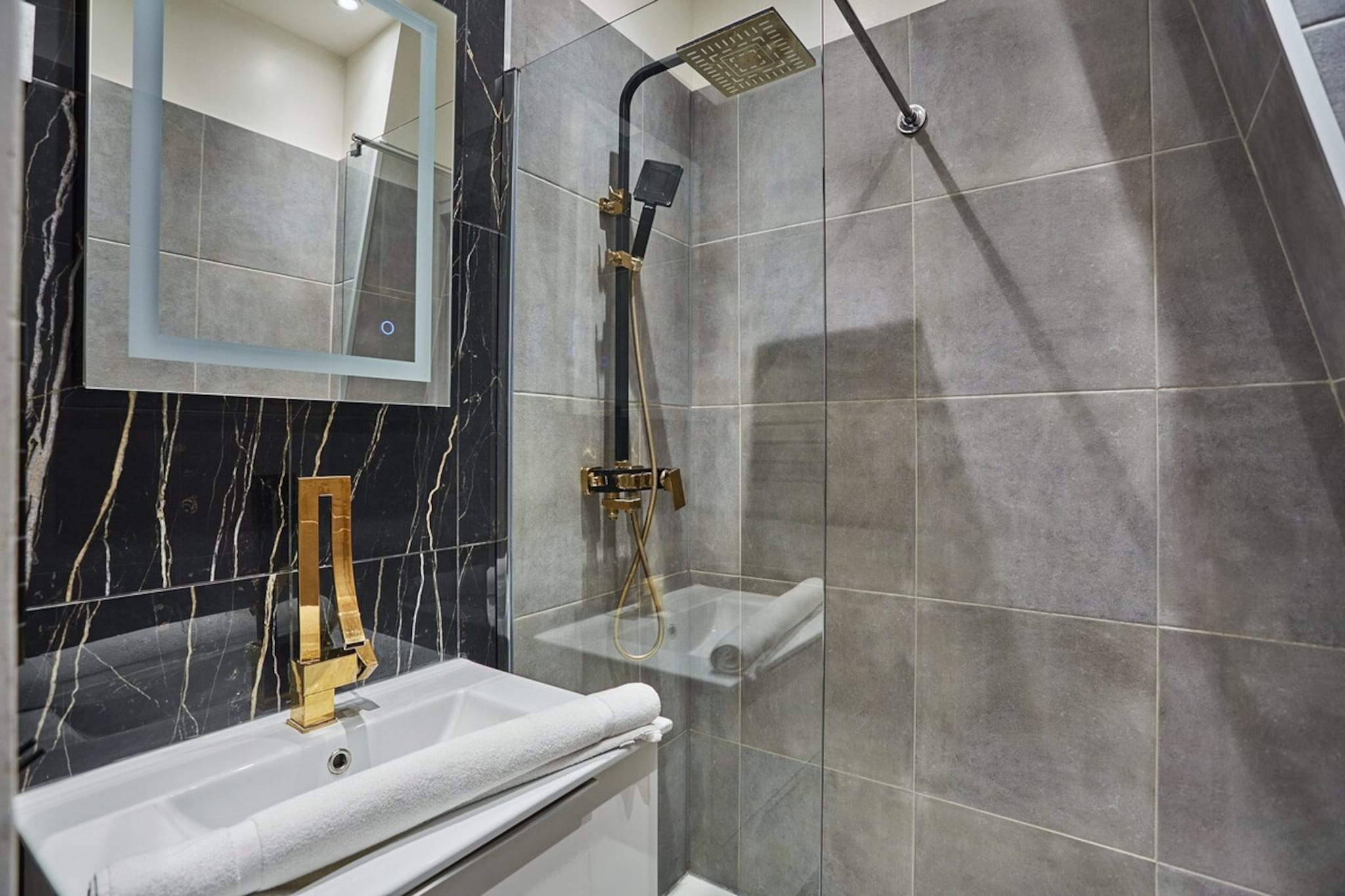 Ground floor: (Living room(double sofa bed, TV), Kitchen(dining table, hob, electric kettle, toaster, cooker, coffee machine, oven, microwave, dishwasher, fridge, freezer, dishes and cutlery, Cooking basics, Baking sheet, Coffee, Wine glasses), bedroom(double bed), bathroom(shower, washbasin, Towels incl., shampoo), toilet)\n\nBed Linen, Hot Water, Wardrobe, First Aid, washing machine, balcony or terrace, heating, iron, hairdryer, crib(free), Essentials, Dedicated workspace, Carbon monoxide detector, Downtown, Long term stays allowed, Shower gel