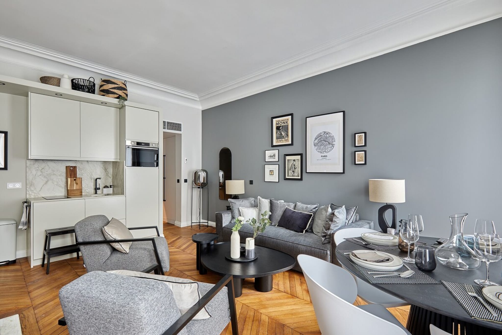 On the 2nd floor: (Living room(single sofa bed, TV), Kitchen(dining table, stove, electric kettle, toaster, coffee machine, microwave, fridge, dishes and cutlery, Cooking basics, Baking sheet, Wine glasses), Bedroom with bathroom(Bed Linen, Wardrobe, shower, toilet, shampoo, Shower gel, Queen Bed))\n\nElevator, Hot Water, First Aid, tumble dryer, washing machine, balcony or terrace, heating, air conditioning, iron, hairdryer, Essentials, Dedicated workspace, Carbon monoxide detector, Coffee, Downtown