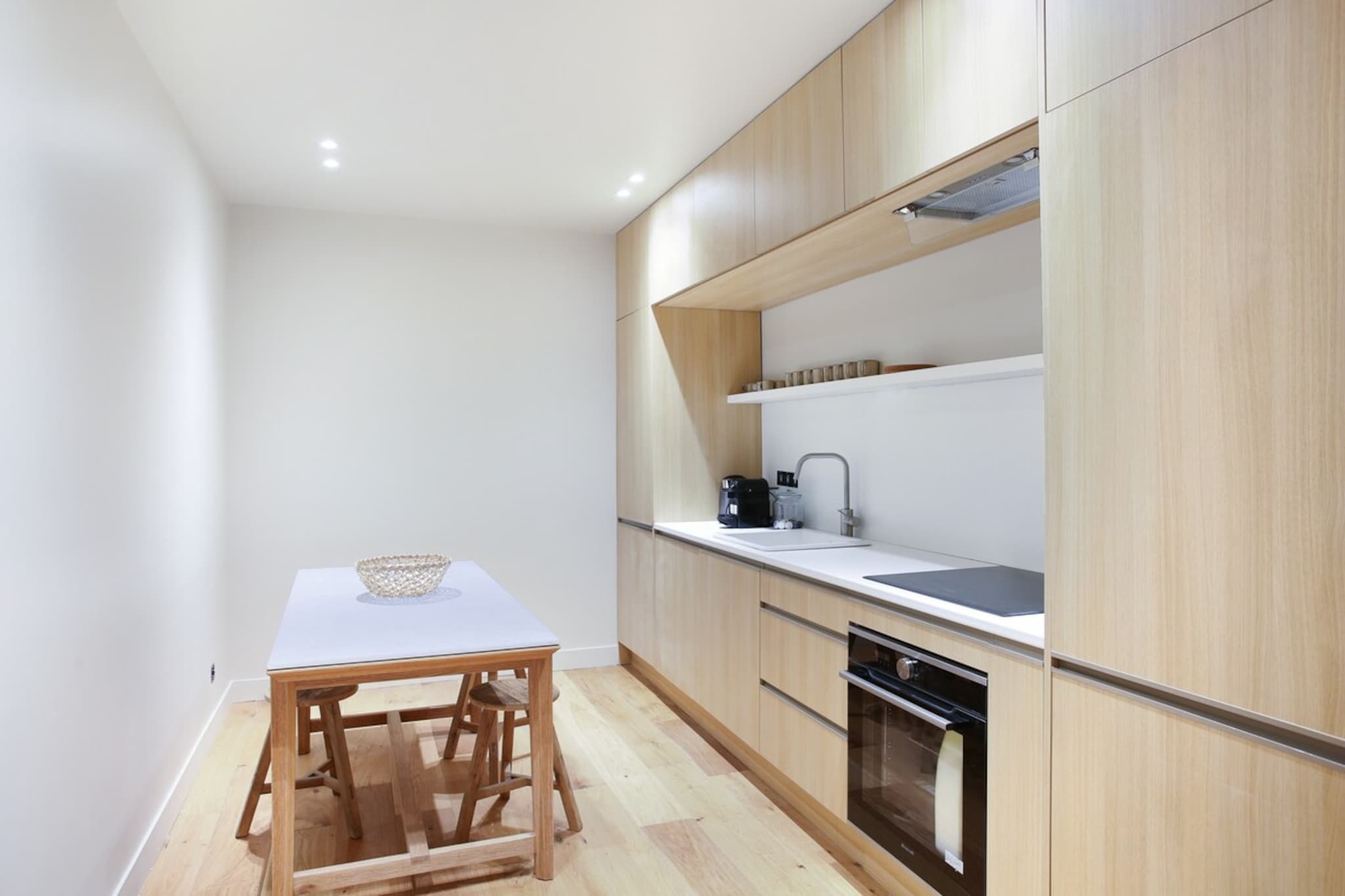 Sublime air-conditioned apartment on the 1st floor with elevator, extremely well located
 At the crossroads of the Grands Boulevards, close to several famous shopping streets. Chic, modern, tastefully decorated by professionals and fully equipped, my accommodation is ideal for a typically successful Parisian stay with family or friends.