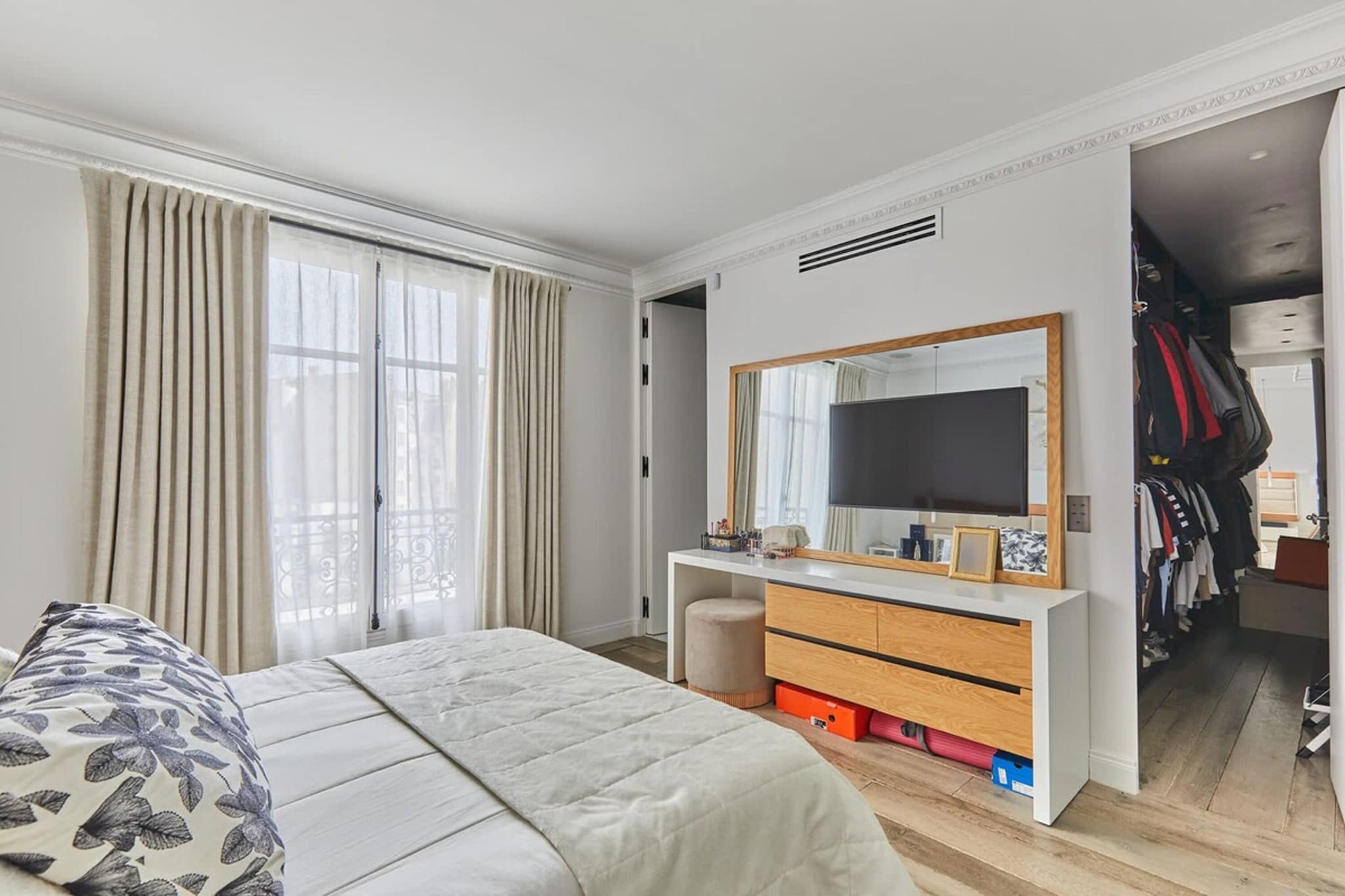 PEREIRE 58-Bedroom