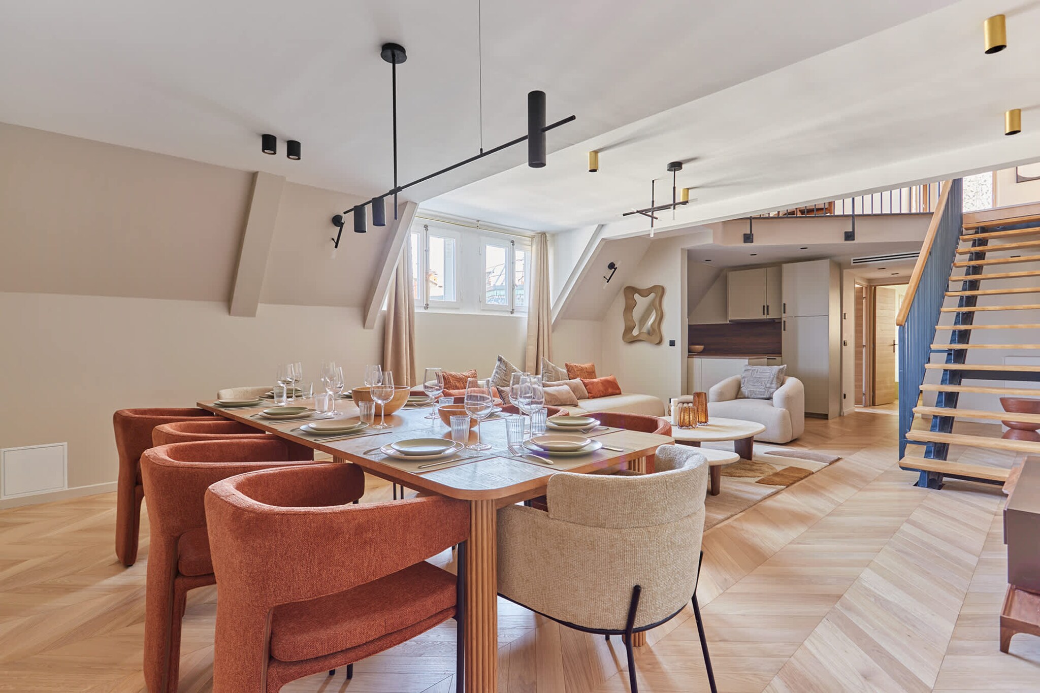 Sublime Duplex Arc de Triomphe/ Trocadero