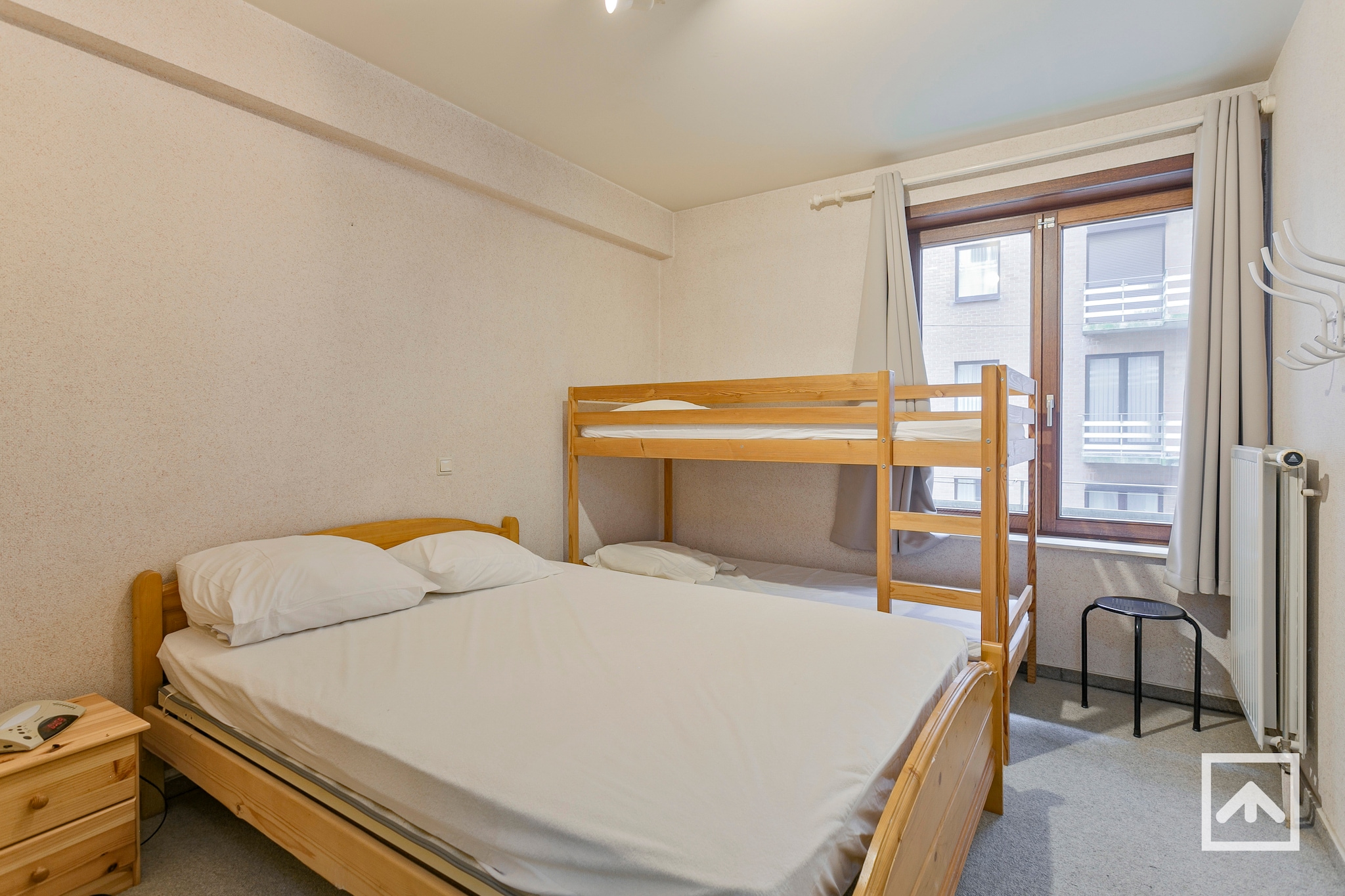 On the 3rd floor: (hall(toilet), Living room(TV, dining table, seating area, DVD player, radio), Kitchen(hob, electric kettle, toaster, hood, coffee machine, oven, microwave, dishwasher, fridge-freezer), bedroom(double bed(180 x 200 cm)), bedroom(double bed(160 x 200 cm), baby crib(free)), bathroom(shower, washbasin, hairdryer), Internet access)\n\nwashing machine, heating(gas), terrace, lift, ironing board