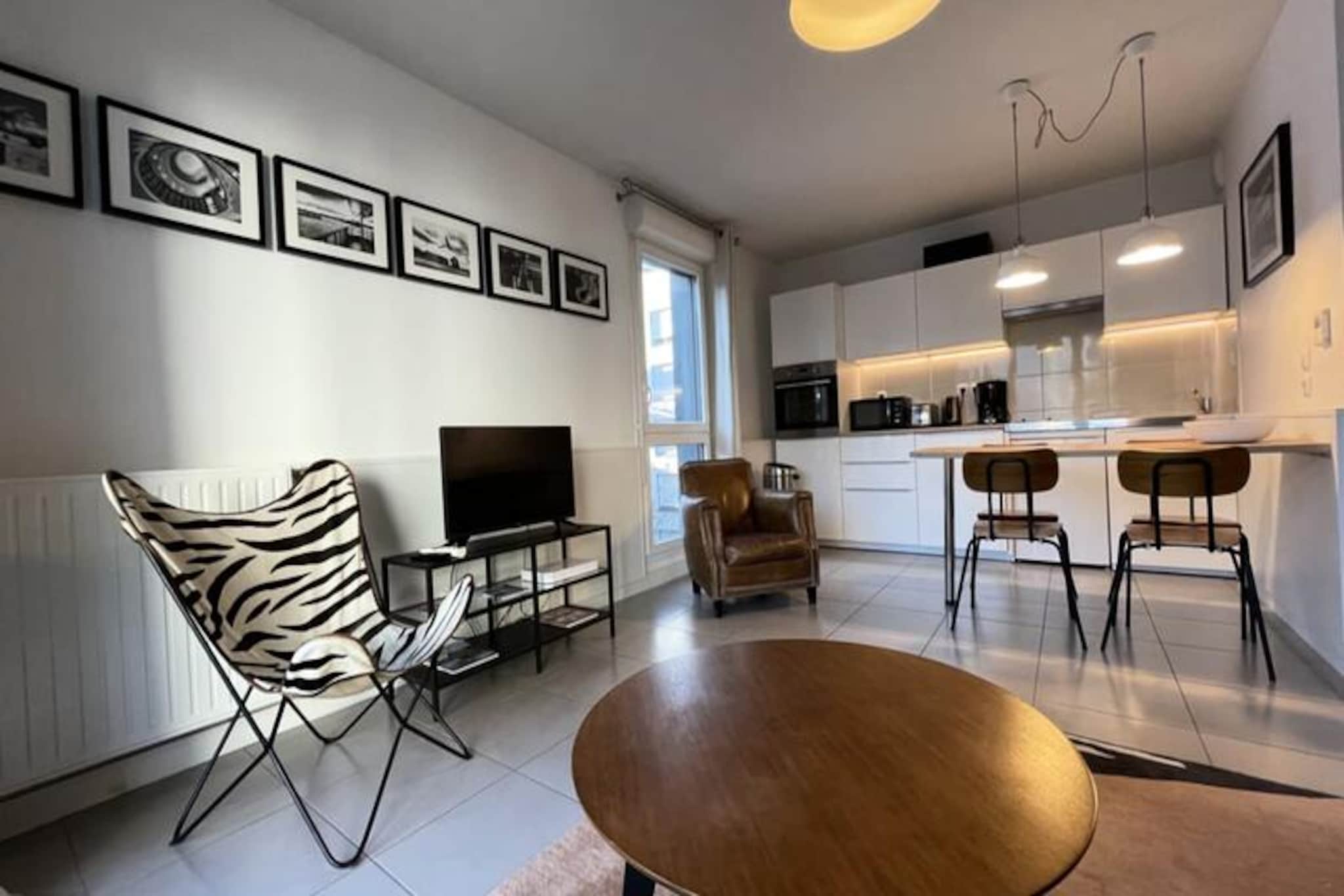 Appartement Rayonnant Et Moderne Très Bien Situé, Proche De La Cité Du Vin-Image-tags.