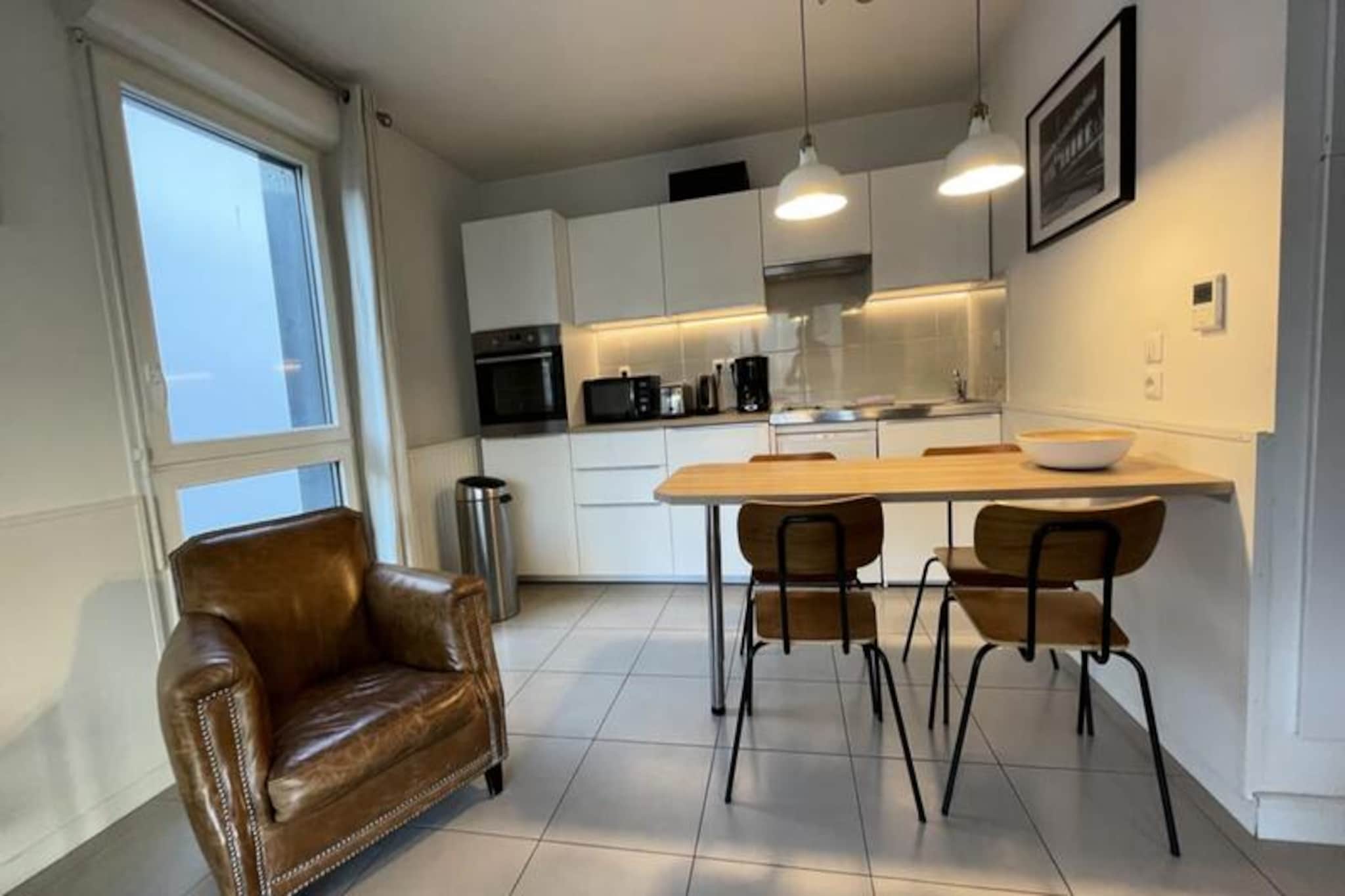 Appartement Rayonnant Et Moderne Très Bien Situé, Proche De La Cité Du Vin-Image-tags.