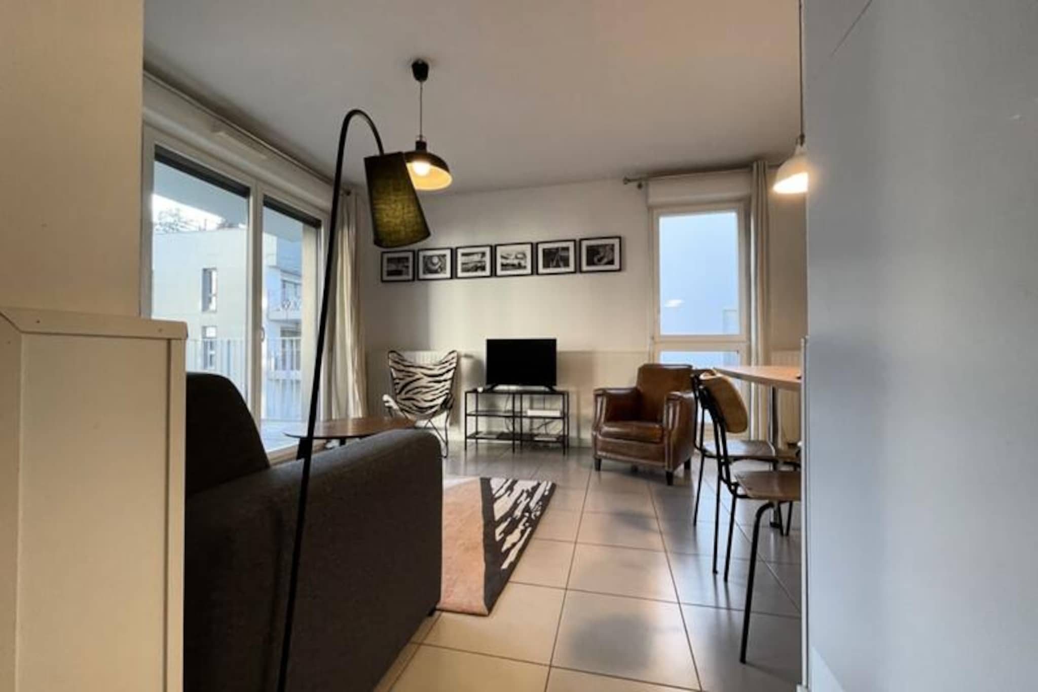 Appartement Rayonnant Et Moderne Très Bien Situé, Proche De La Cité Du Vin-Image-tags.