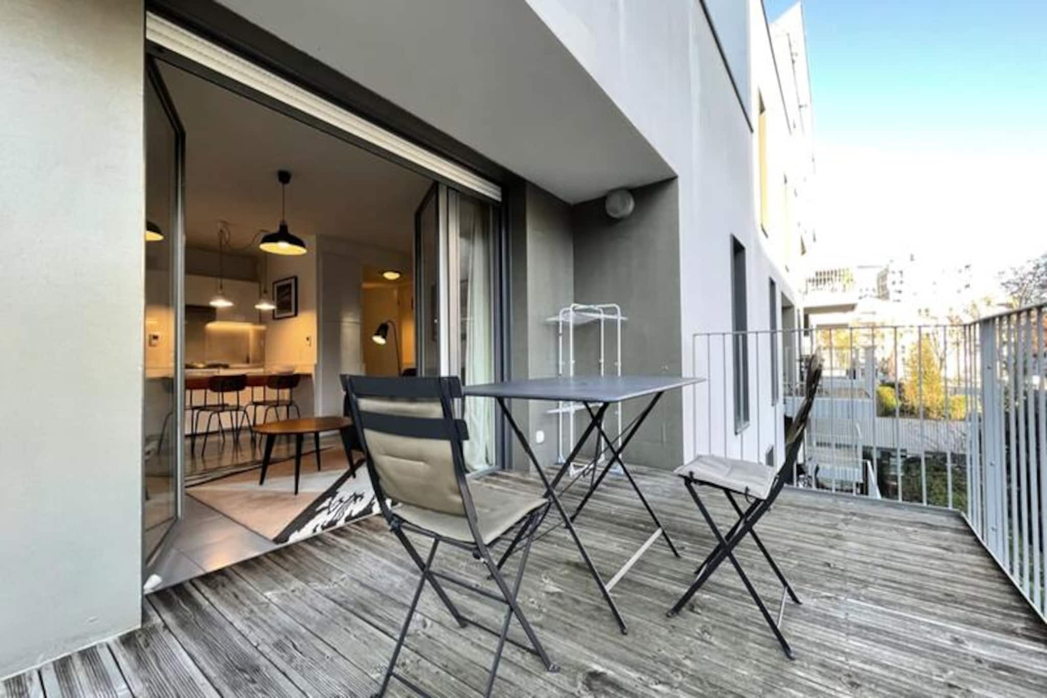 Appartement Rayonnant Et Moderne Très Bien Situé, Proche De La Cité Du Vin-Image-tags.