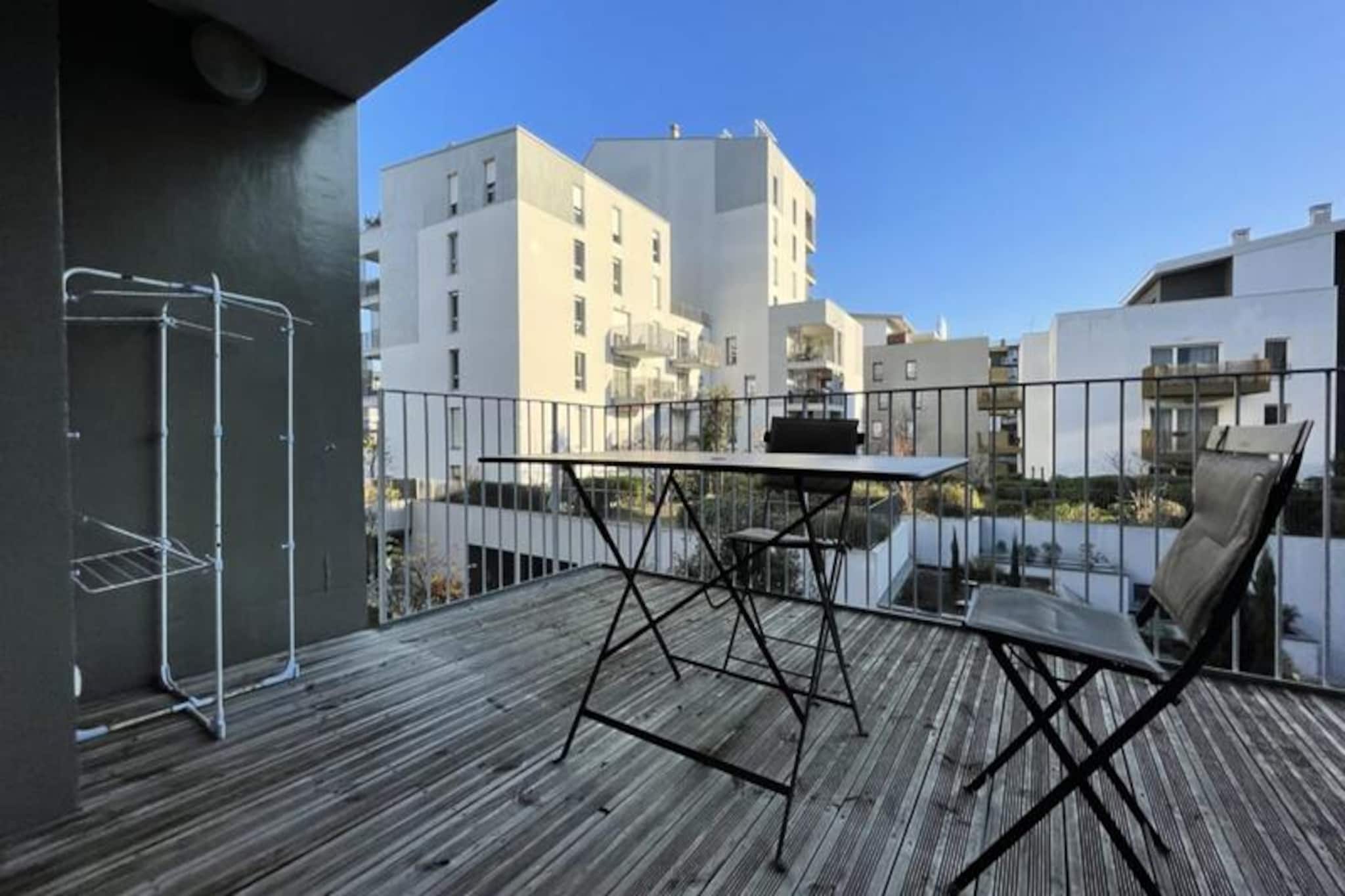 Appartement Rayonnant Et Moderne Très Bien Situé, Proche De La Cité Du Vin-Image-tags.