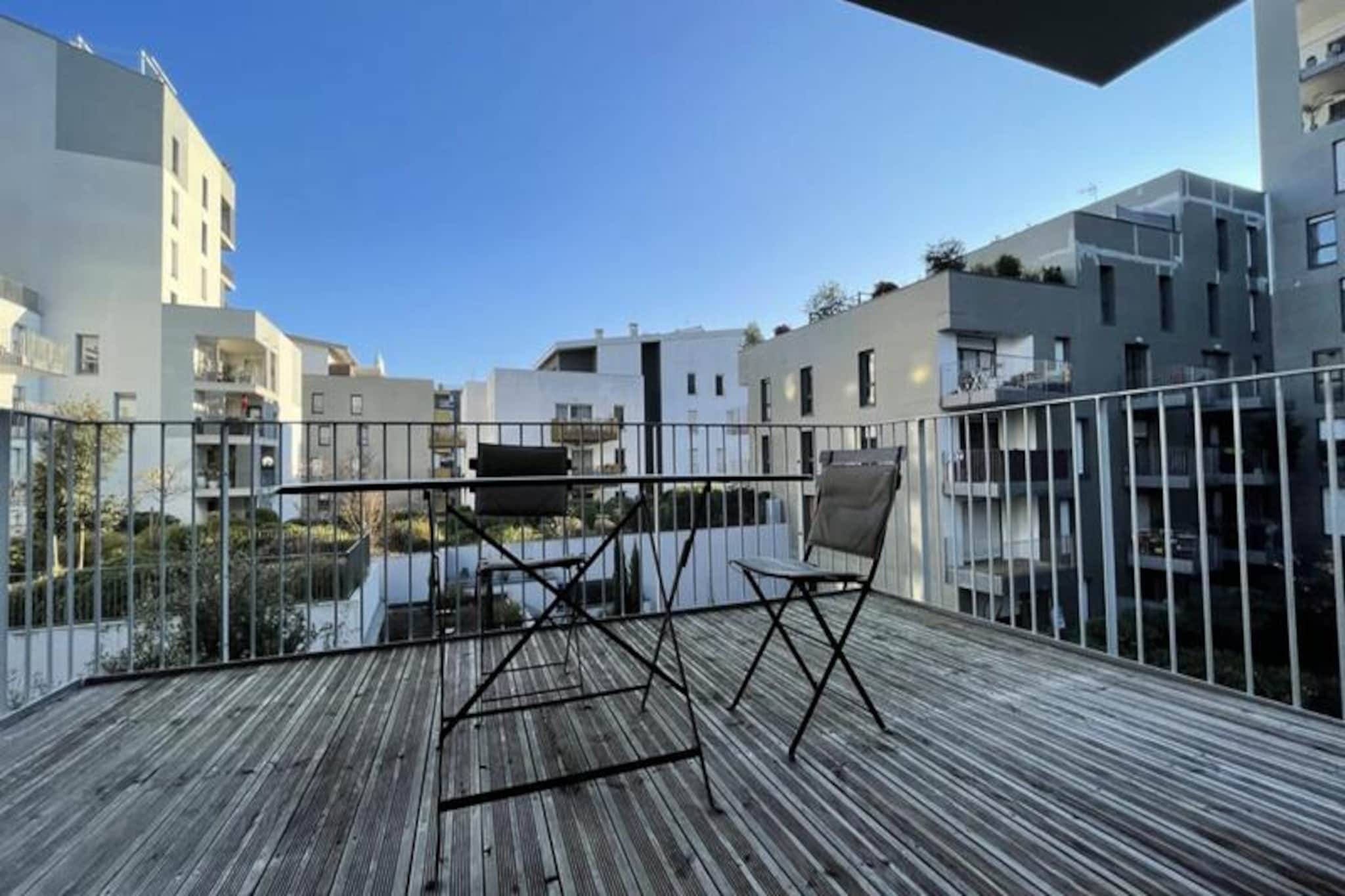 Appartement Rayonnant Et Moderne Très Bien Situé, Proche De La Cité Du Vin-Image-tags.