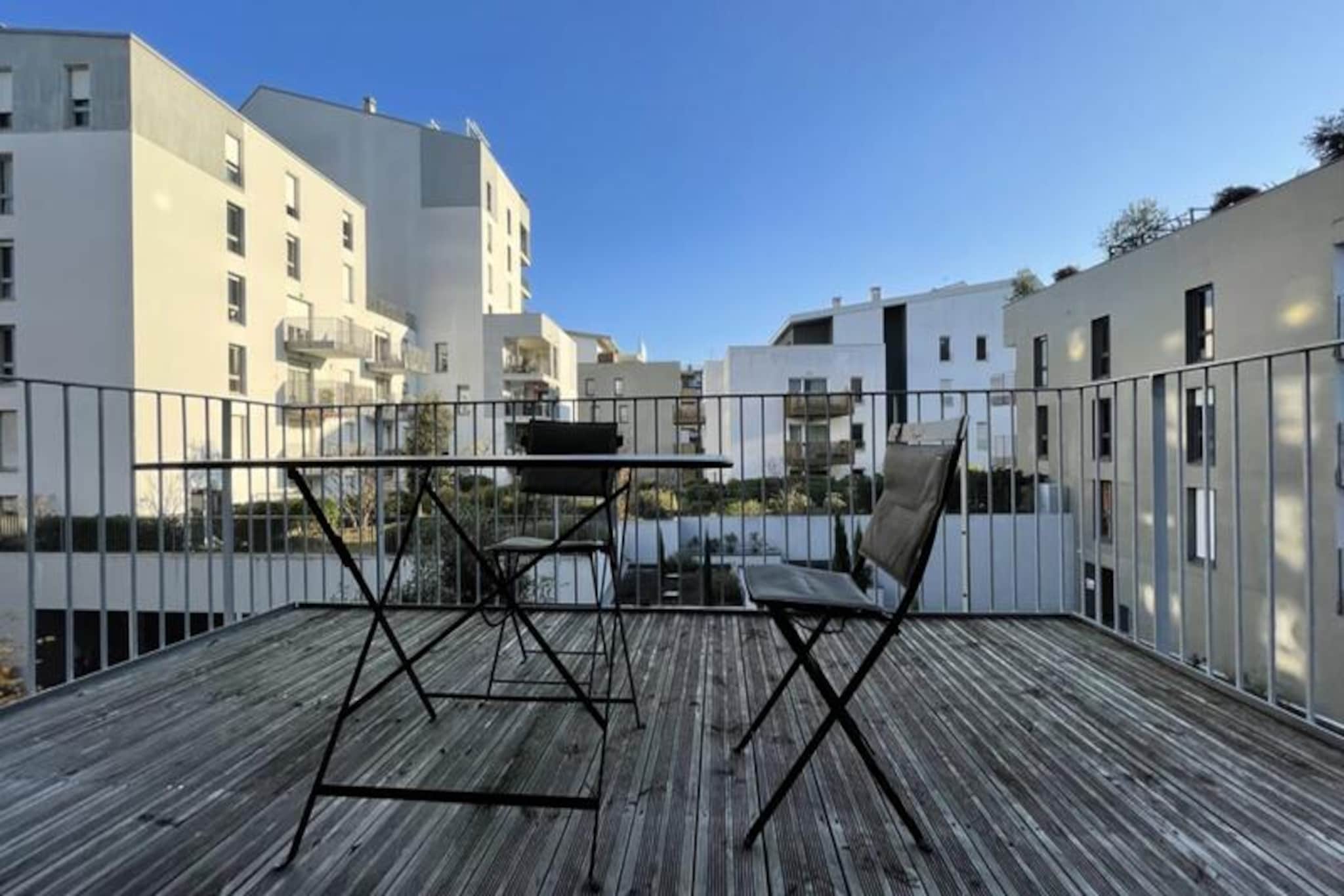 Appartement Rayonnant Et Moderne Très Bien Situé, Proche De La Cité Du Vin-Image-tags.