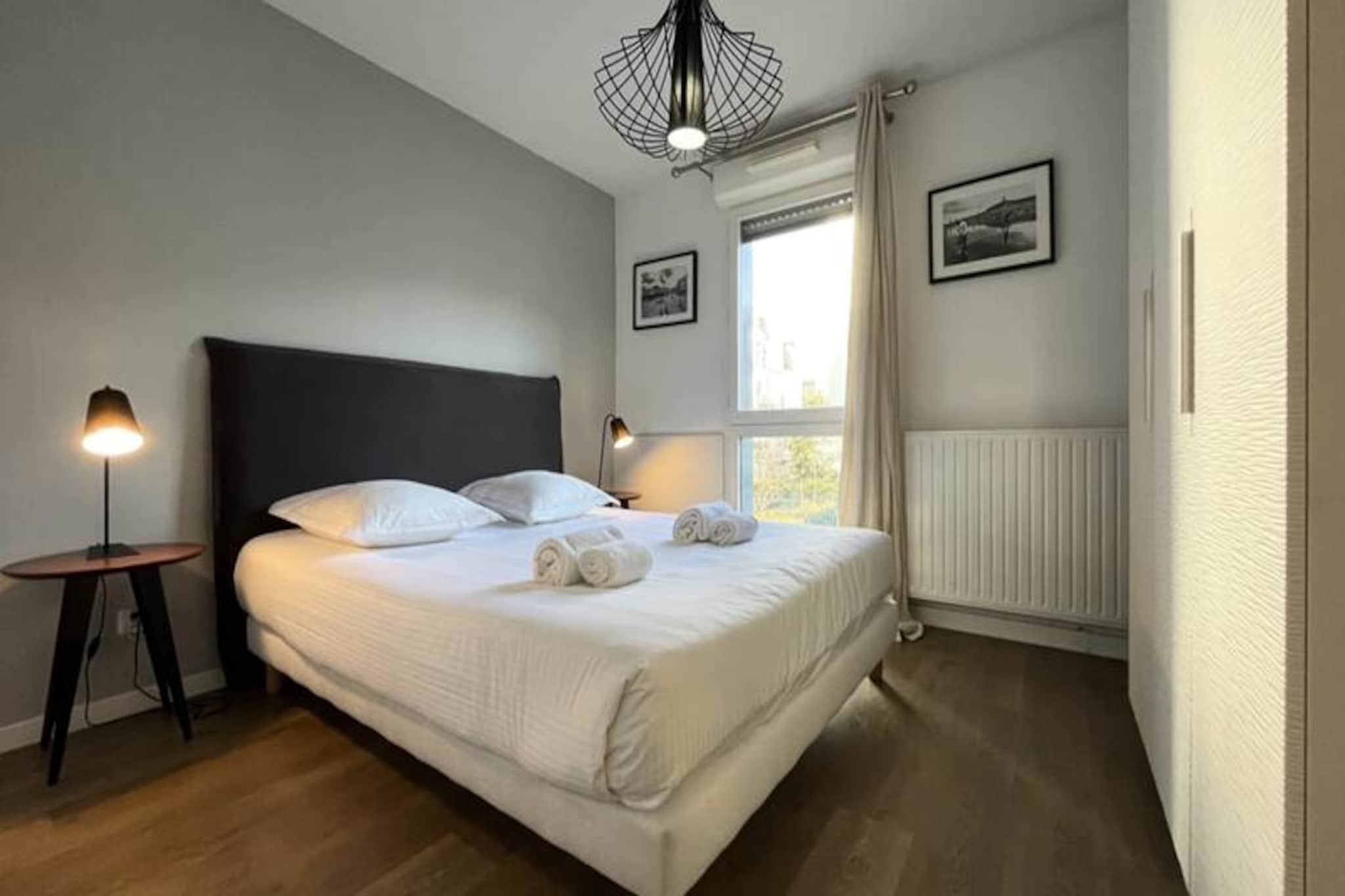 Appartement Rayonnant Et Moderne Très Bien Situé, Proche De La Cité Du Vin-Image-tags.