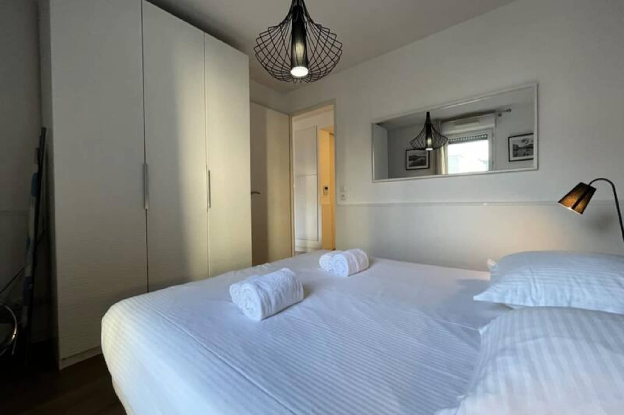 Appartement Rayonnant Et Moderne Très Bien Situé, Proche De La Cité Du Vin-Image-tags.