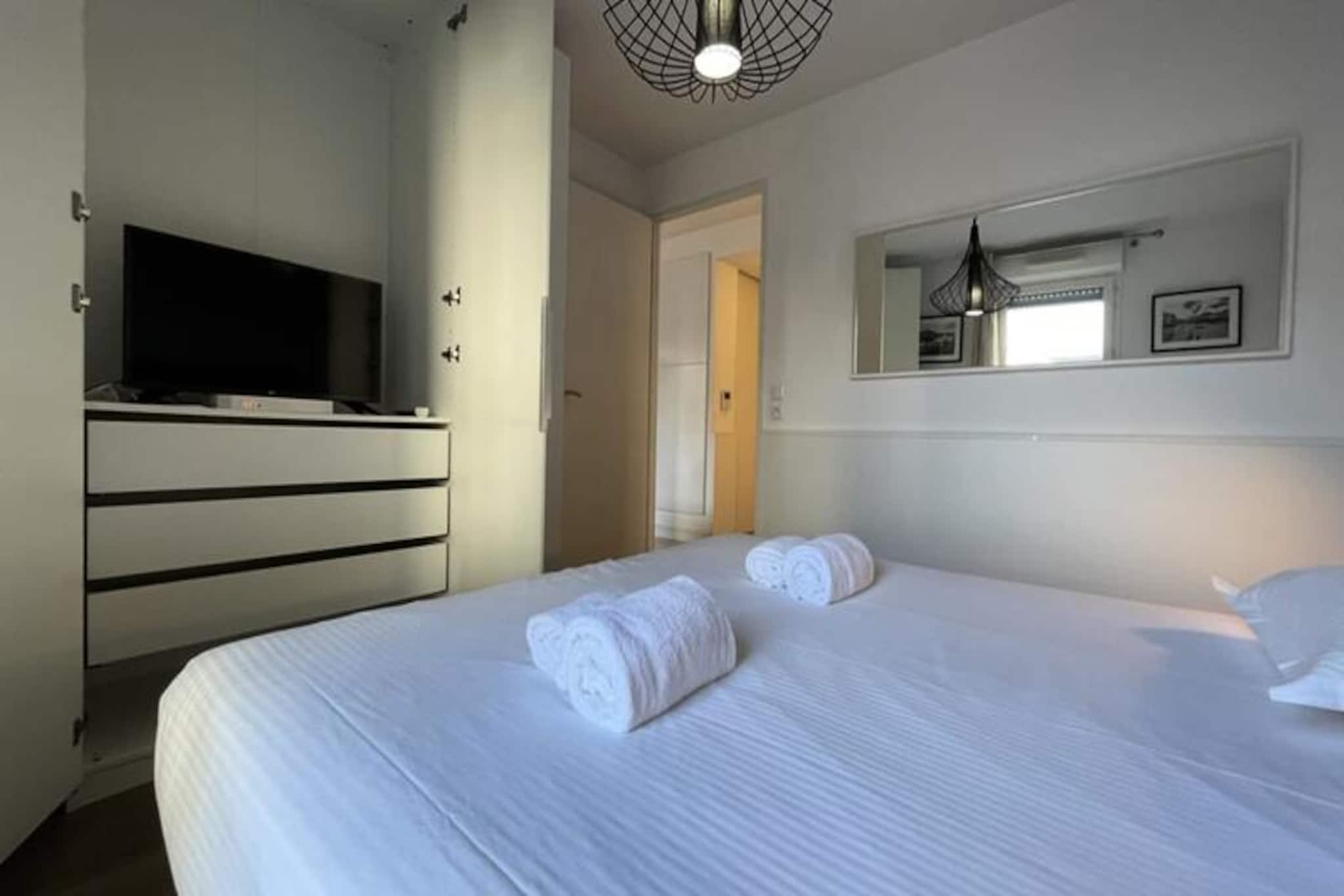 Appartement Rayonnant Et Moderne Très Bien Situé, Proche De La Cité Du Vin-Image-tags.