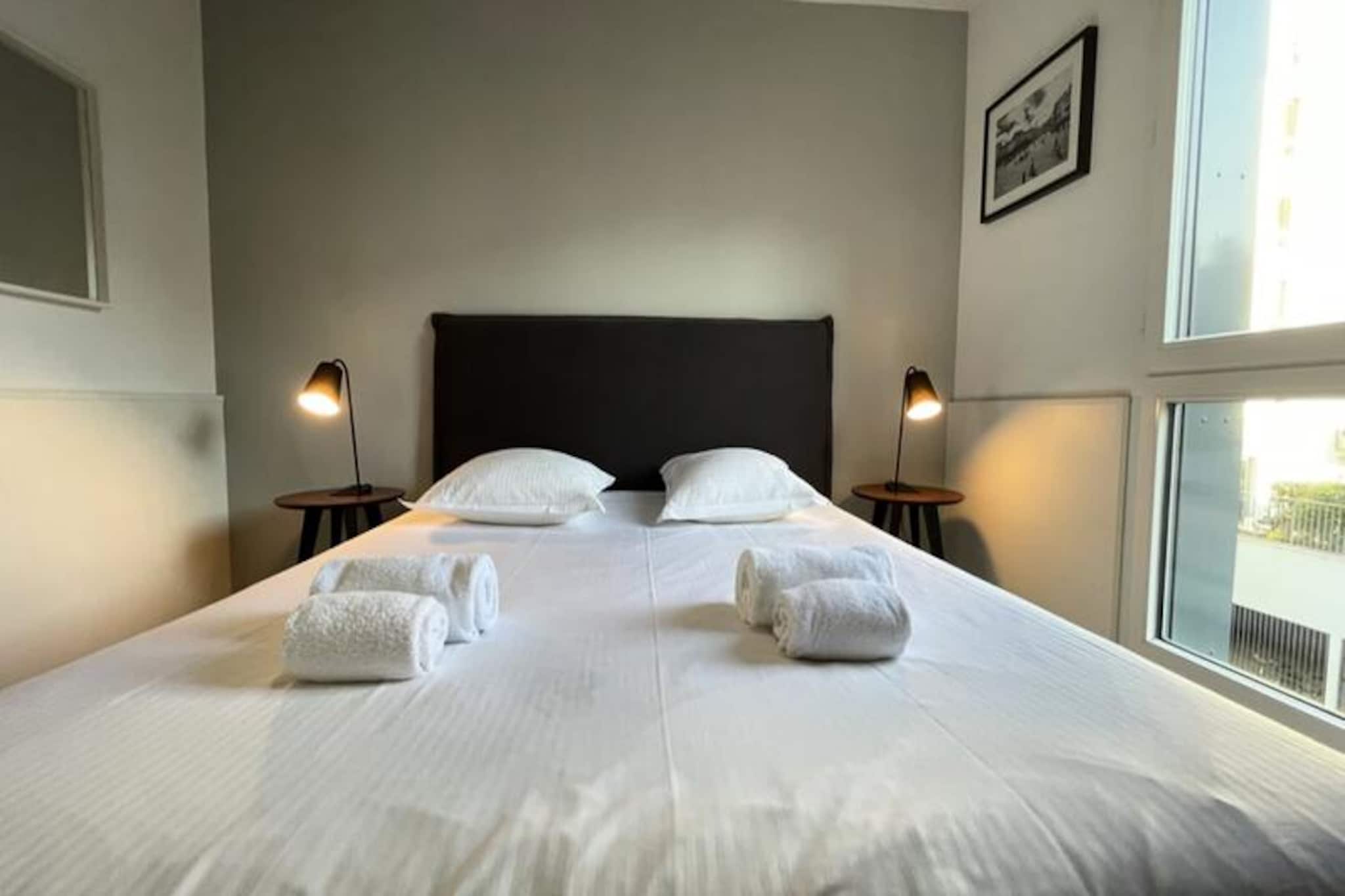 Appartement Rayonnant Et Moderne Très Bien Situé, Proche De La Cité Du Vin-Image-tags.