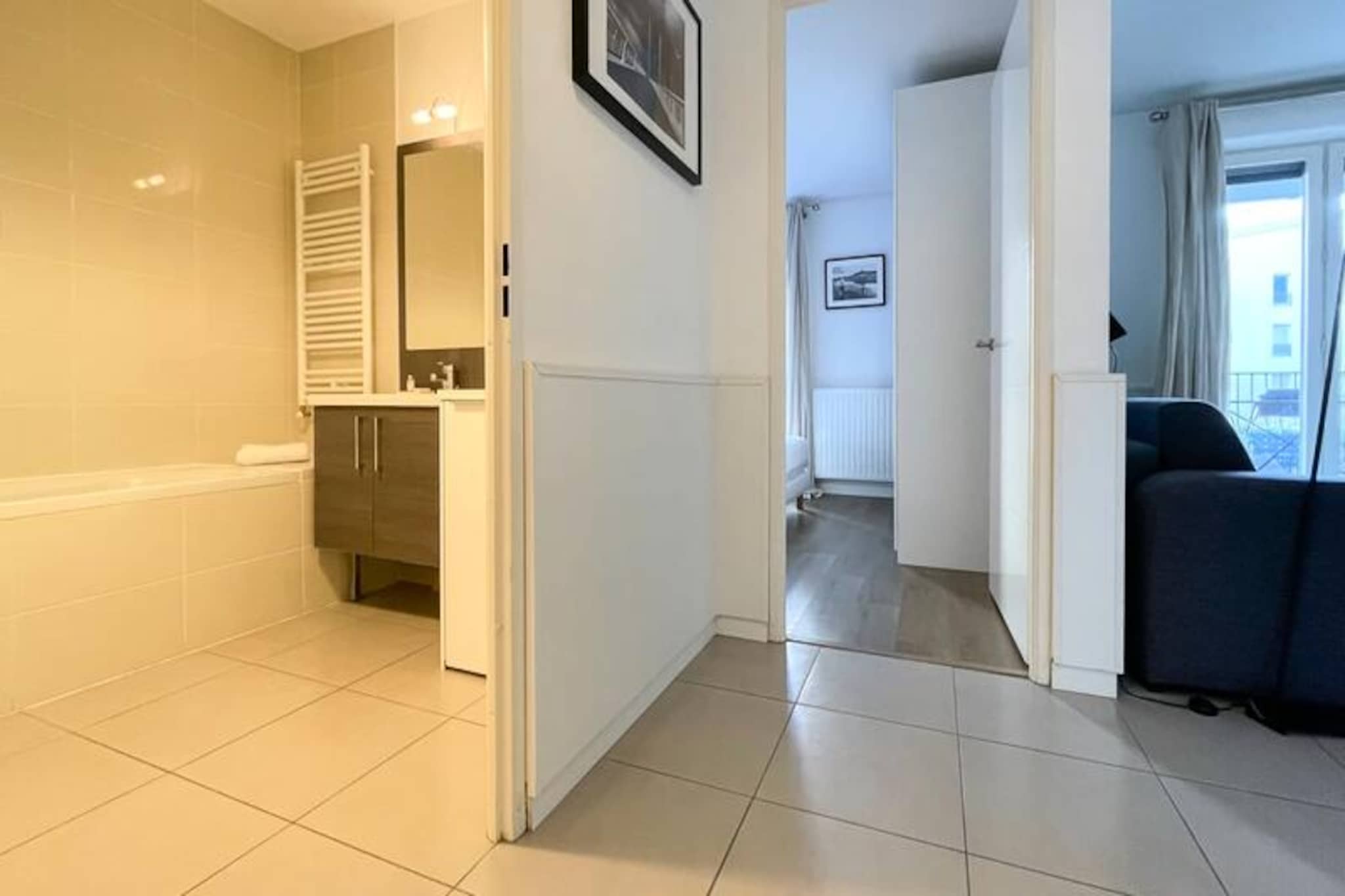 Appartement Rayonnant Et Moderne Très Bien Situé, Proche De La Cité Du Vin-Image-tags.