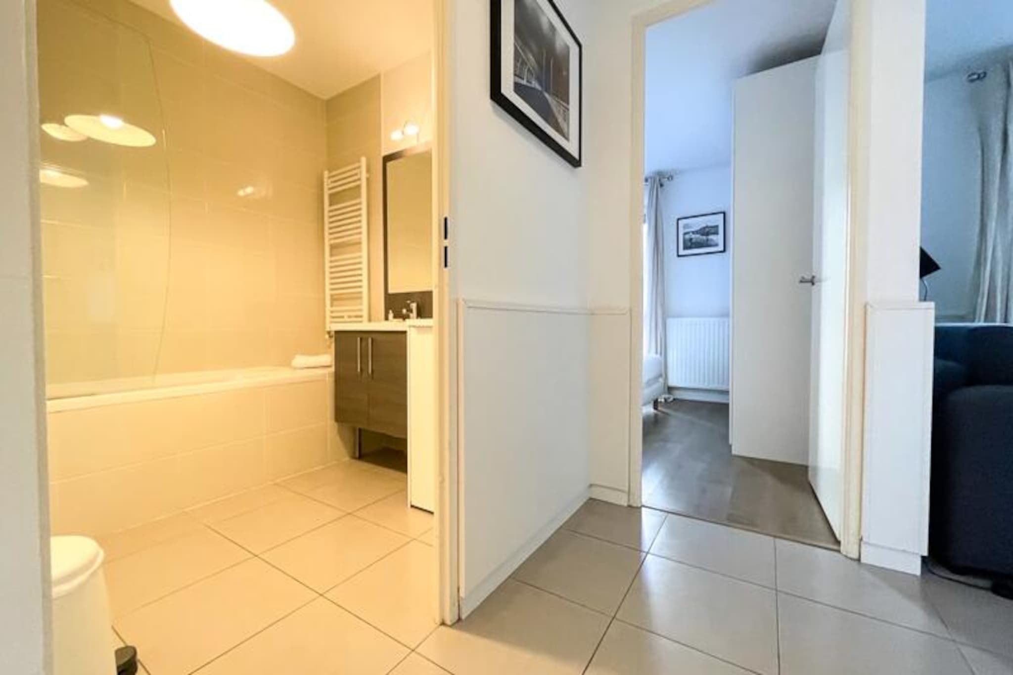 Appartement Rayonnant Et Moderne Très Bien Situé, Proche De La Cité Du Vin-Image-tags.