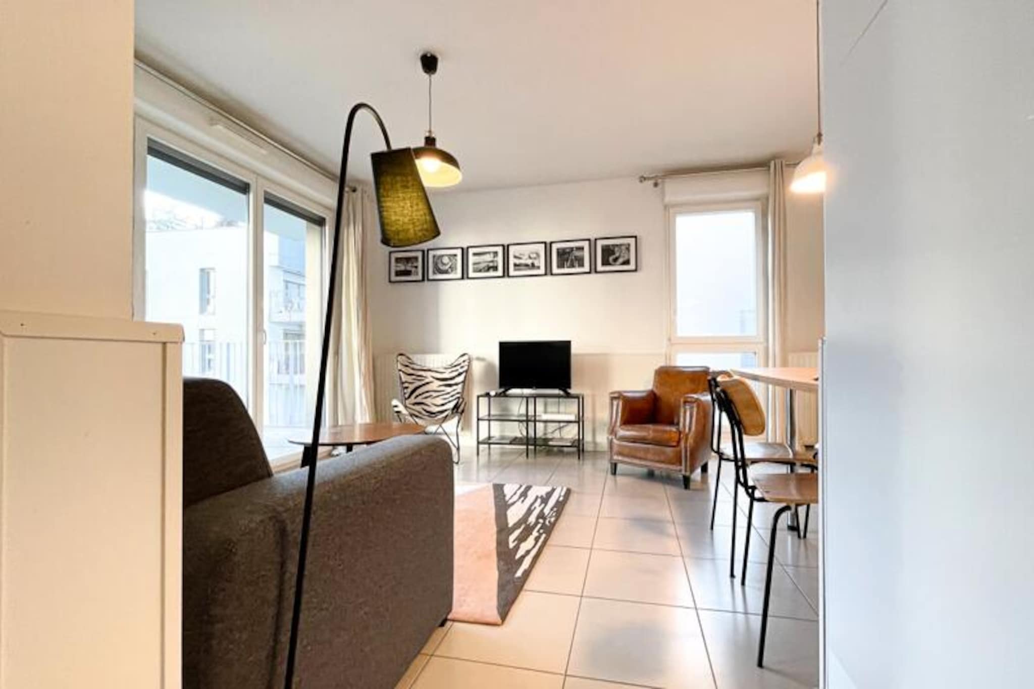 Appartement Rayonnant Et Moderne Très Bien Situé, Proche De La Cité Du Vin-Image-tags.