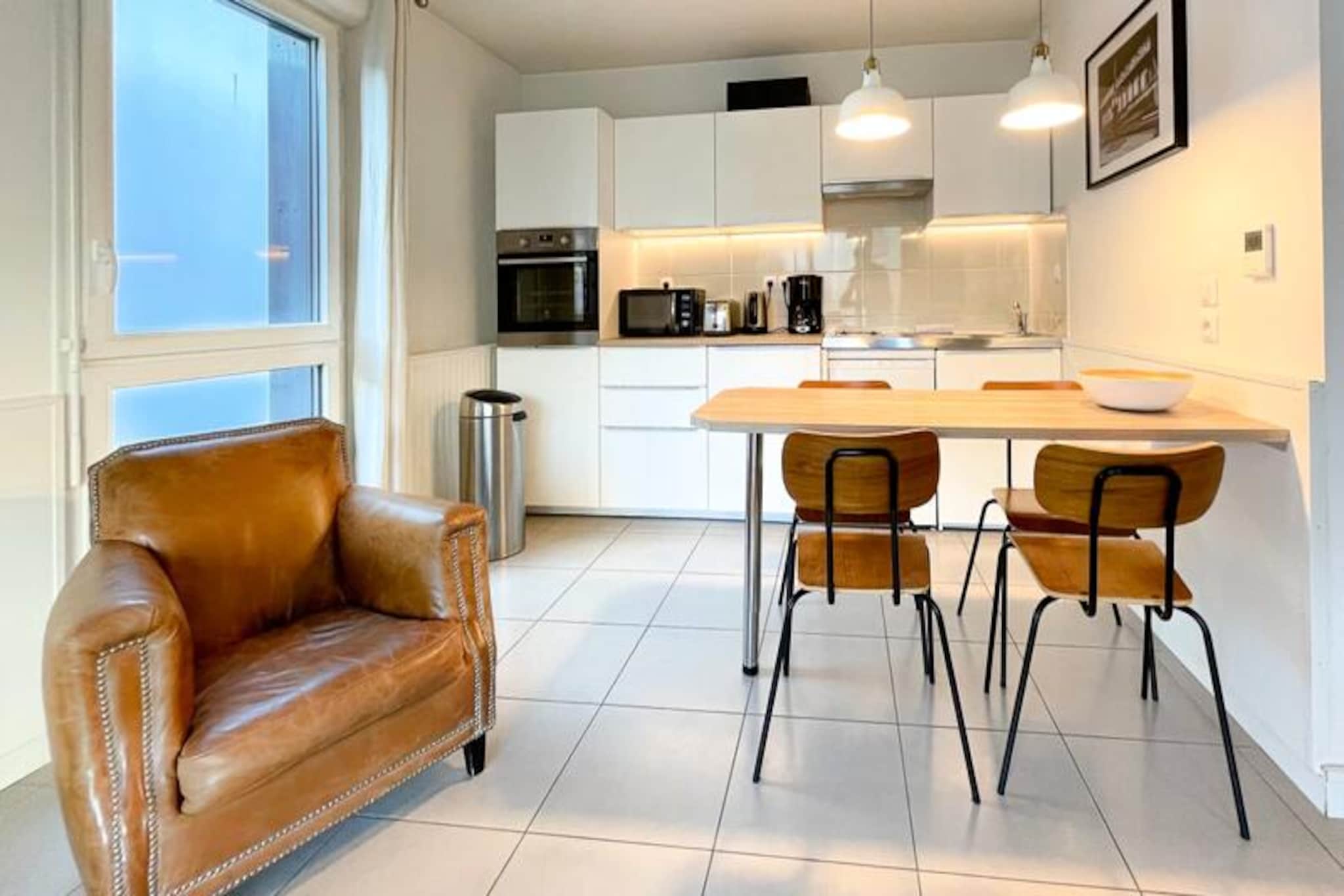 Appartement Rayonnant Et Moderne Très Bien Situé, Proche De La Cité Du Vin-Image-tags.