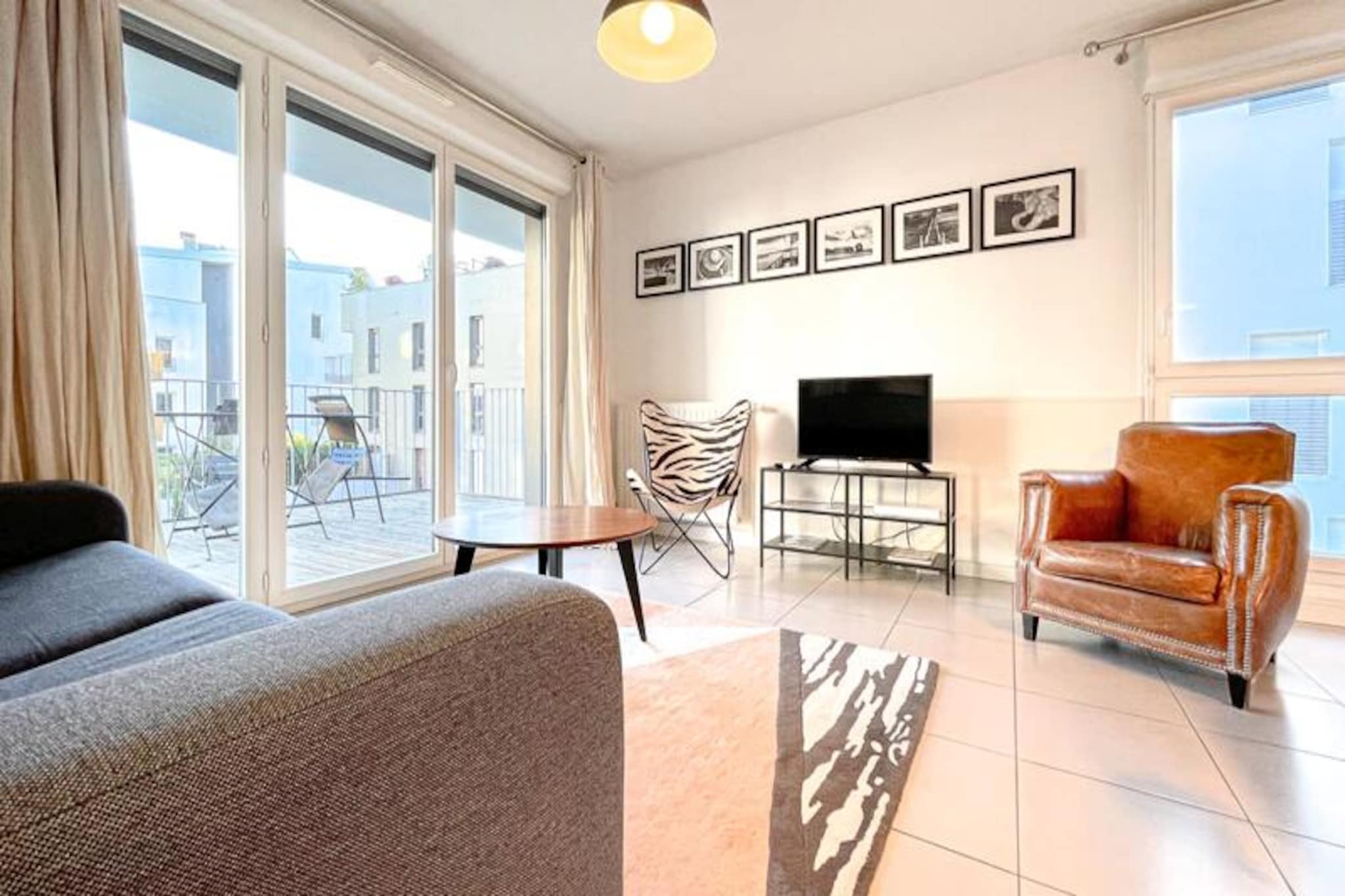 Appartement Rayonnant Et Moderne Très Bien Situé, Proche De La Cité Du Vin-Image-tags.