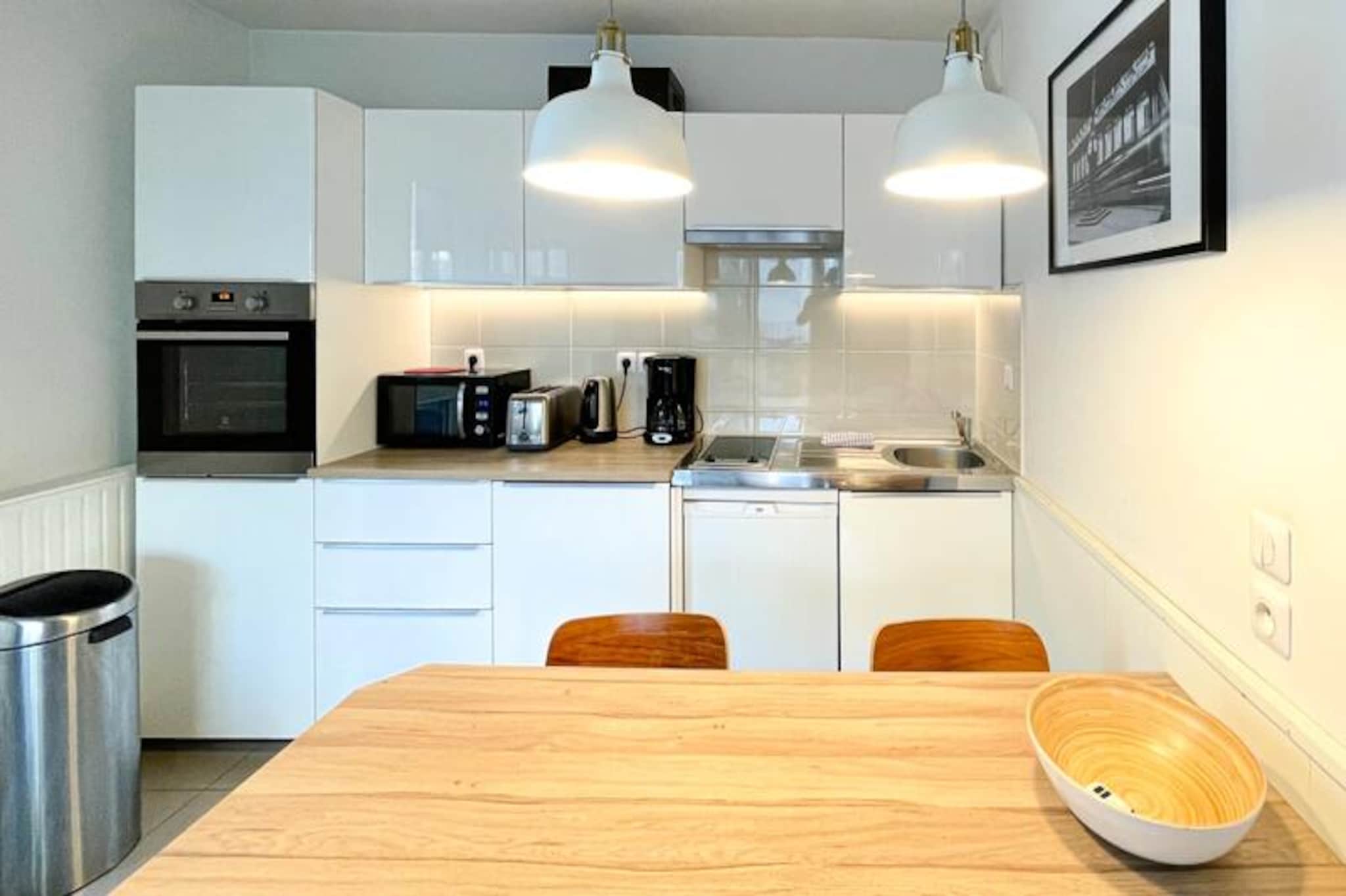 Appartement Rayonnant Et Moderne Très Bien Situé, Proche De La Cité Du Vin-Image-tags.