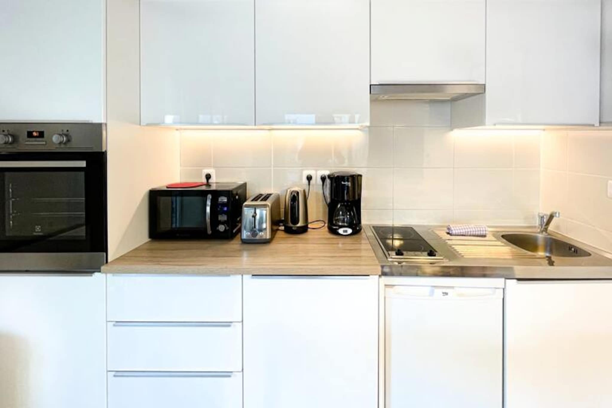 Appartement Rayonnant Et Moderne Très Bien Situé, Proche De La Cité Du Vin-Image-tags.