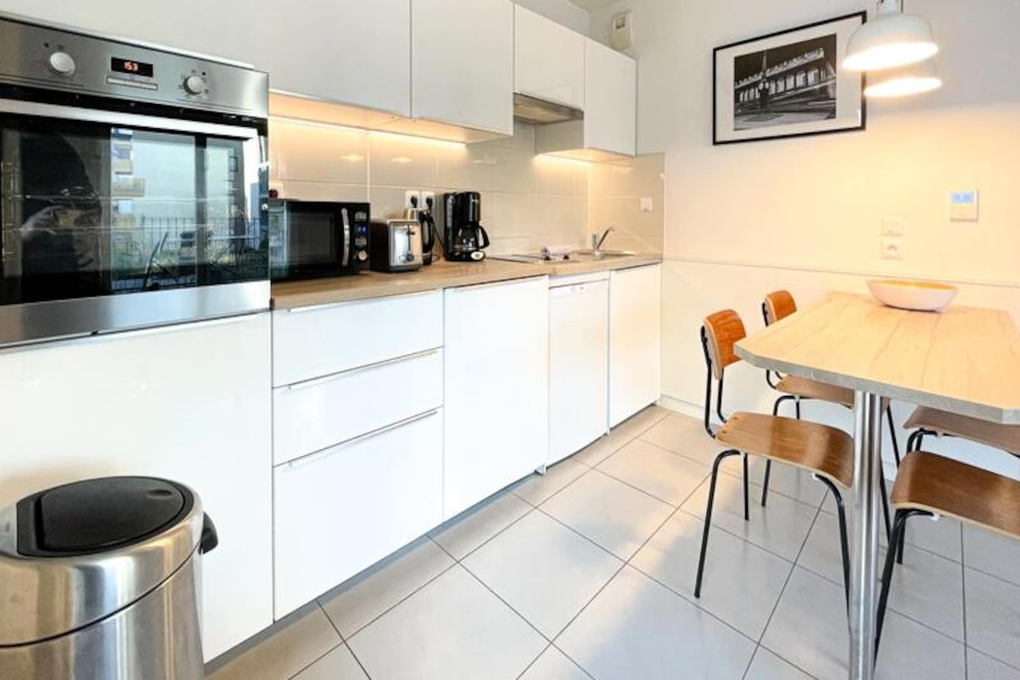 Appartement Rayonnant Et Moderne Très Bien Situé, Proche De La Cité Du Vin-Image-tags.