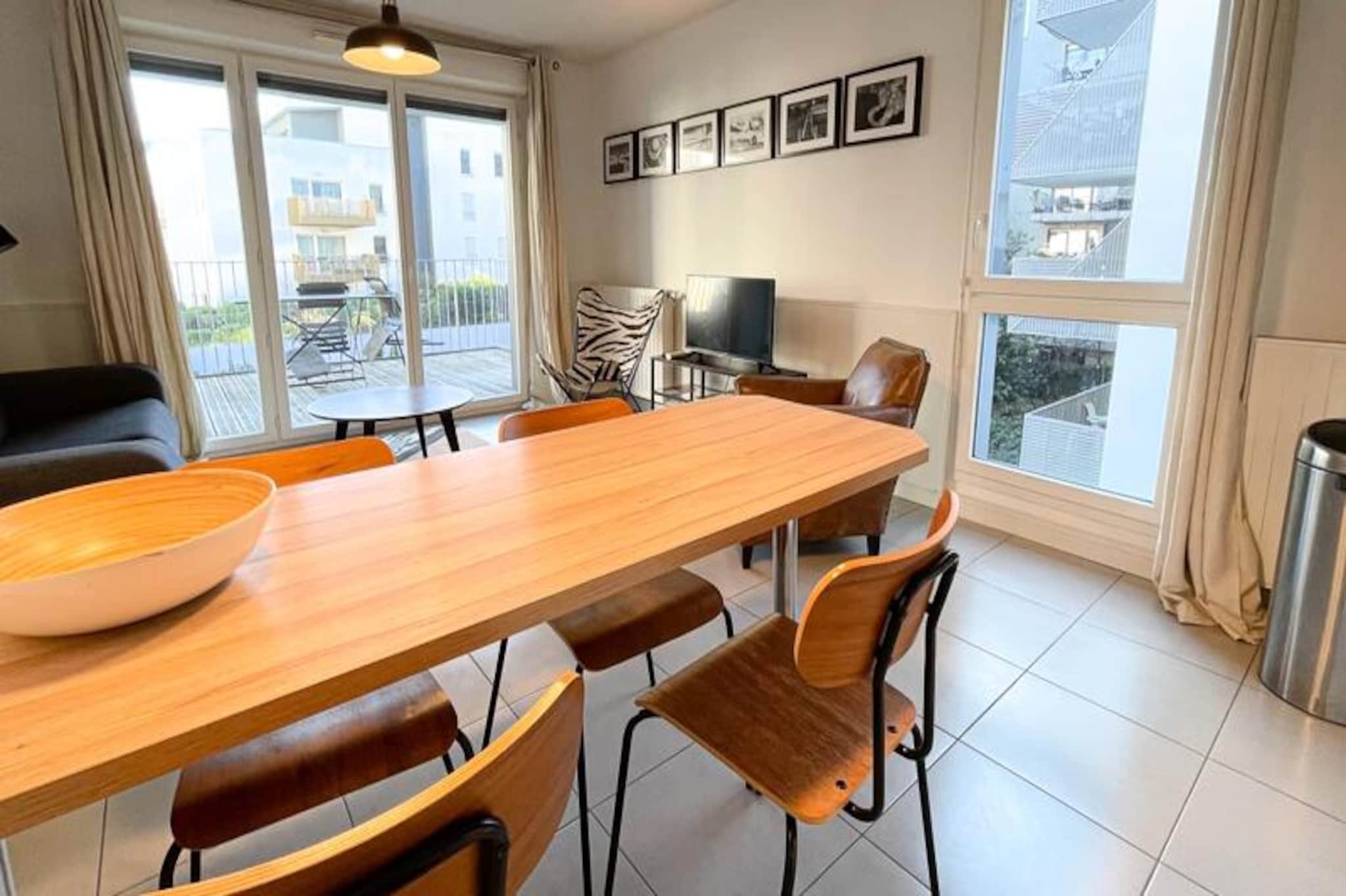 Appartement Rayonnant Et Moderne Très Bien Situé, Proche De La Cité Du Vin-Image-tags.