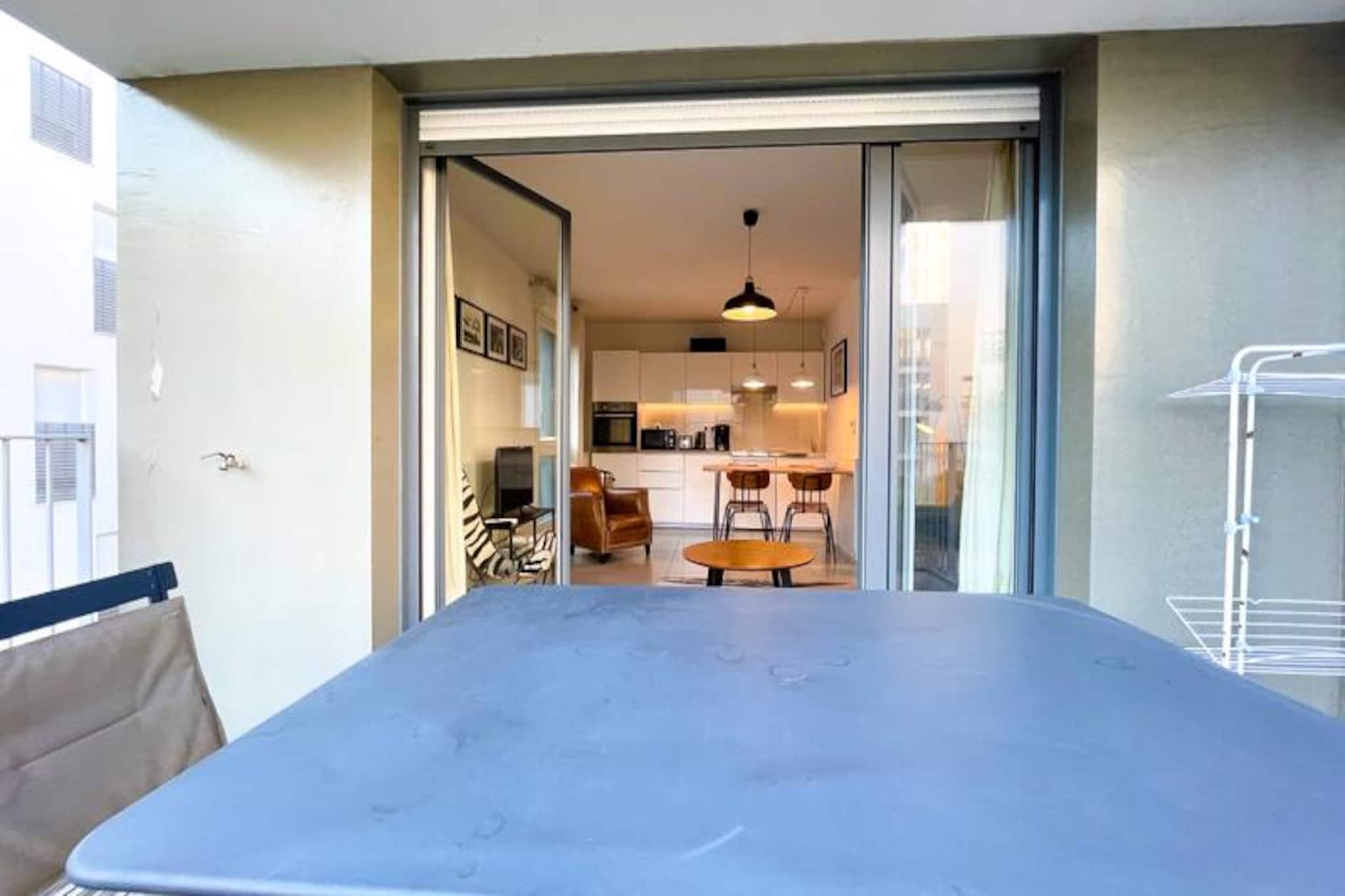 Appartement Rayonnant Et Moderne Très Bien Situé, Proche De La Cité Du Vin-Image-tags.