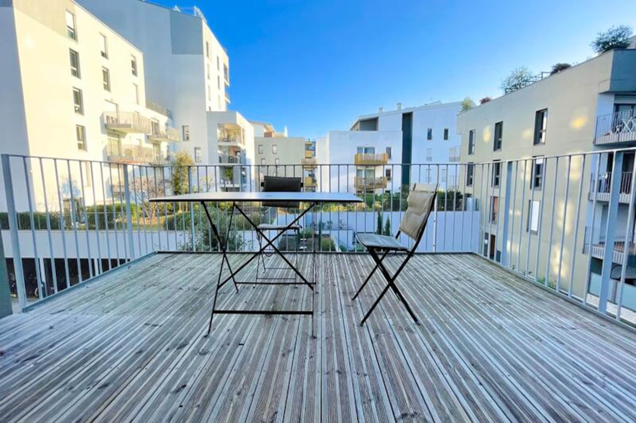 Appartement Rayonnant Et Moderne Très Bien Situé, Proche De La Cité Du Vin-Image-tags.