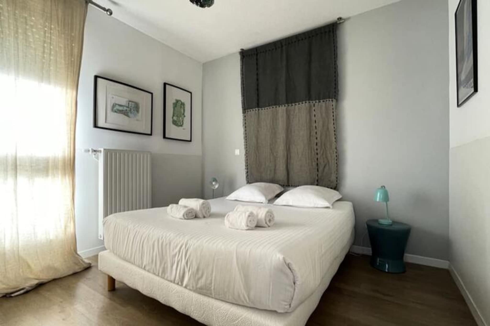 Spacieux Appartement Remarquablement Lumineux Avec Parking à La Cité Du Vin-Image-tags.