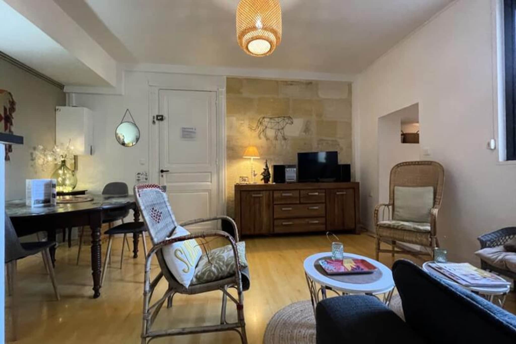 Decorated Apt for 4 on Bordeaux Quays