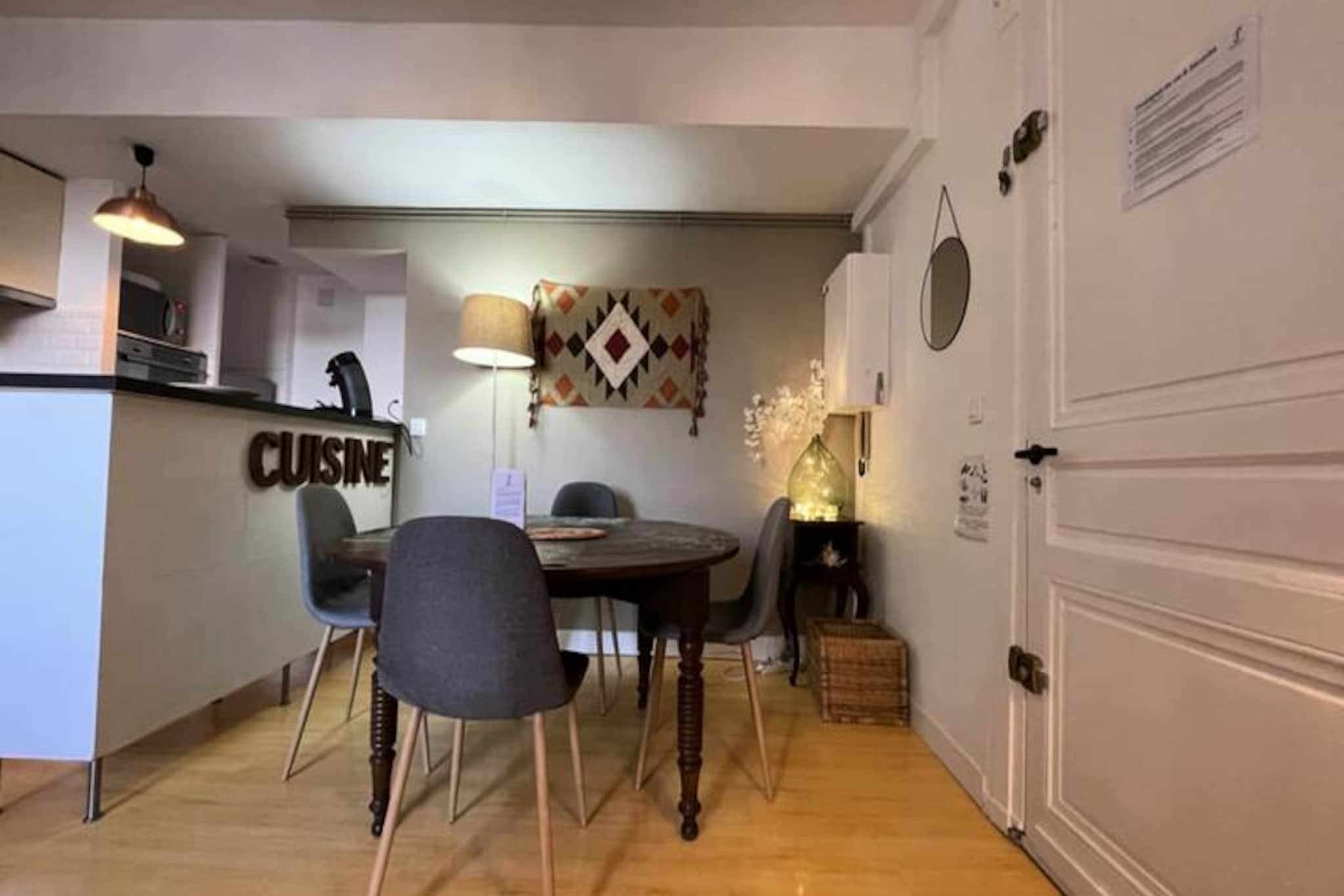Decorated Apt for 4 on Bordeaux Quays