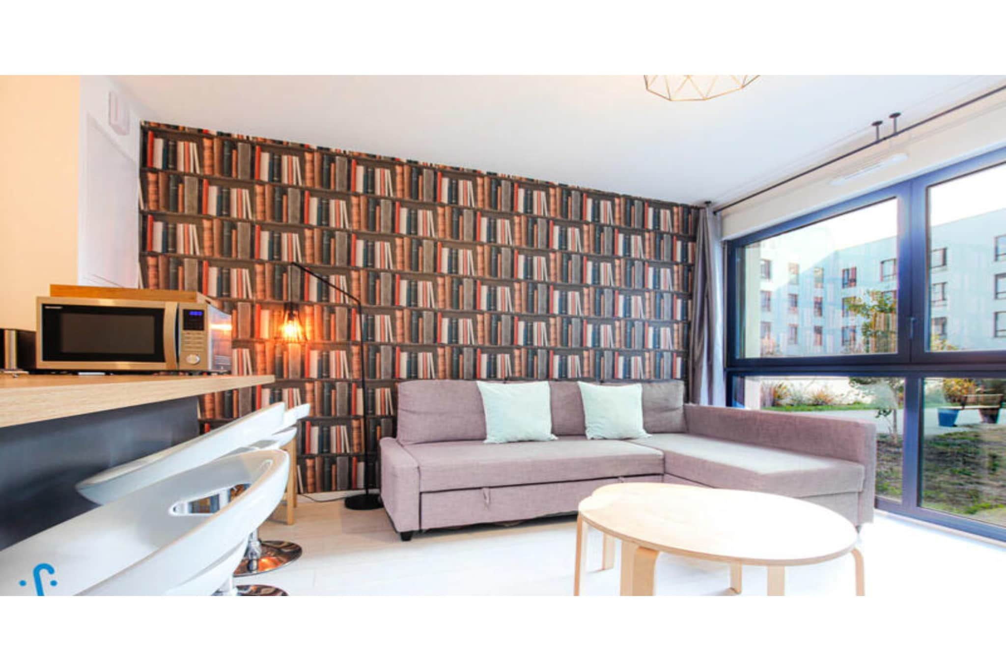 Appartement Charmant Et Moderne Pour 4 Avec Parking, Proche Cité Du Vin-Living room