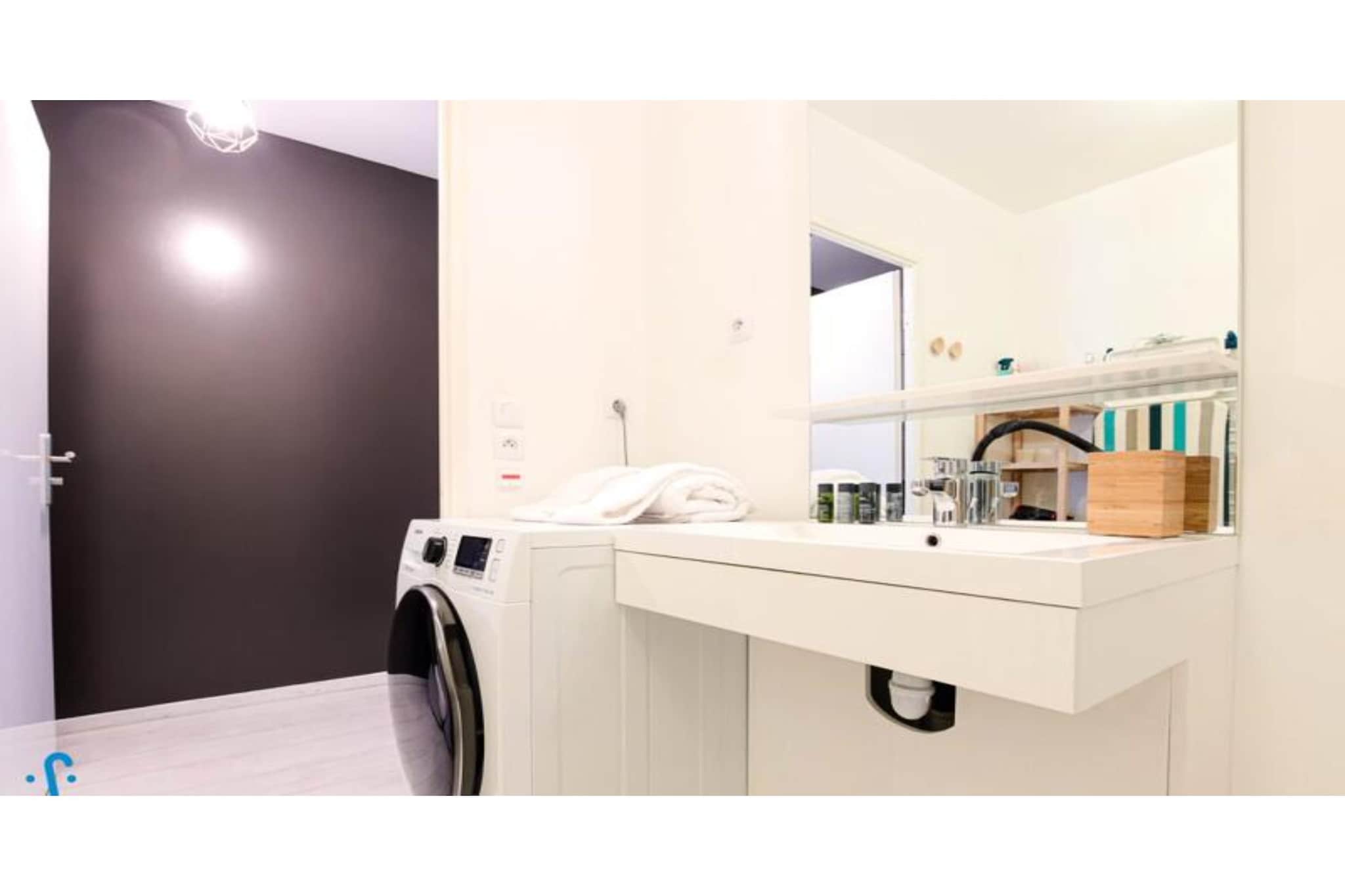 Appartement Charmant Et Moderne Pour 4 Avec Parking, Proche Cité Du Vin-Kitchen