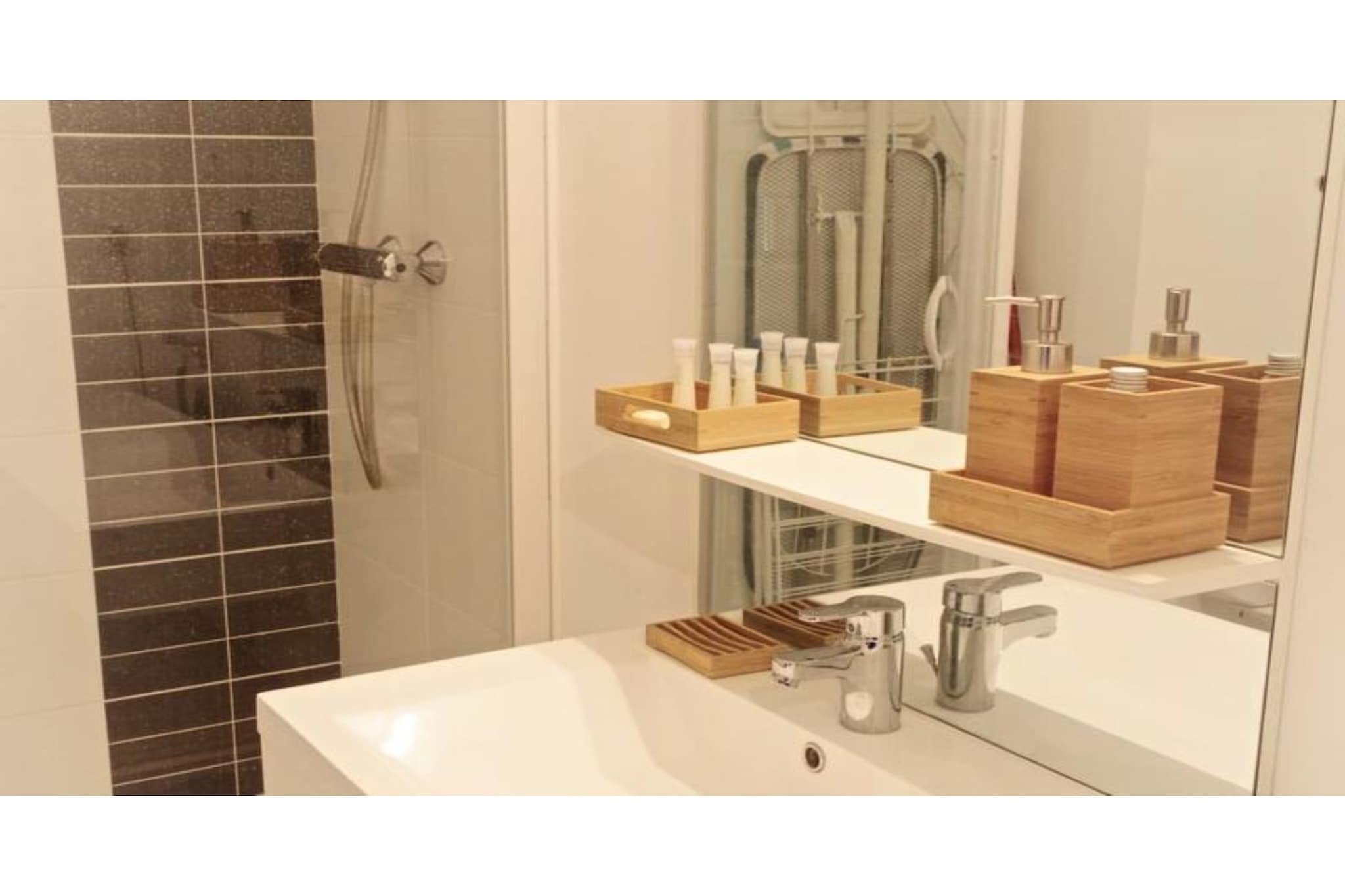 Appartement Charmant Et Moderne Pour 4 Avec Parking, Proche Cité Du Vin-Kitchen