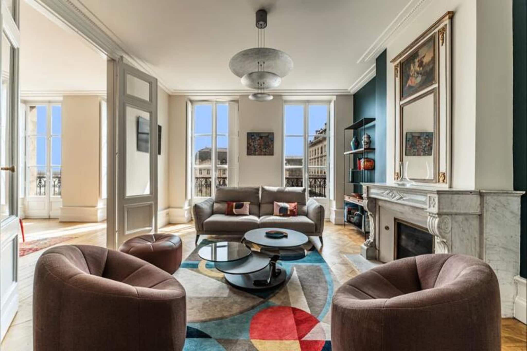 High-Quality Apt with View of Place Bourse