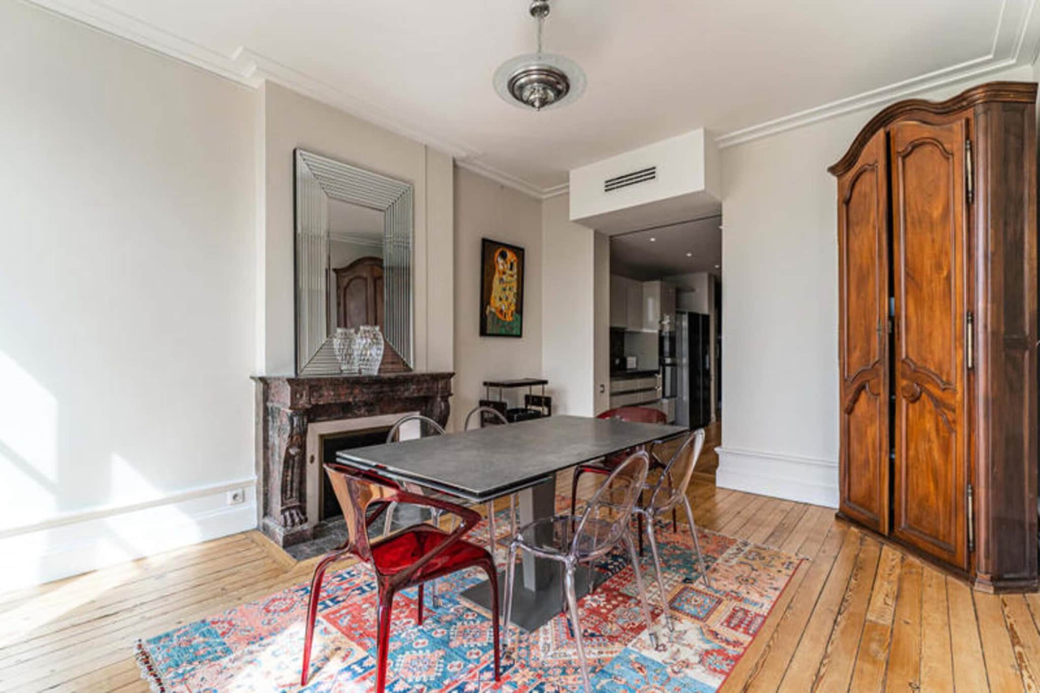 High-Quality Apt with View of Place Bourse