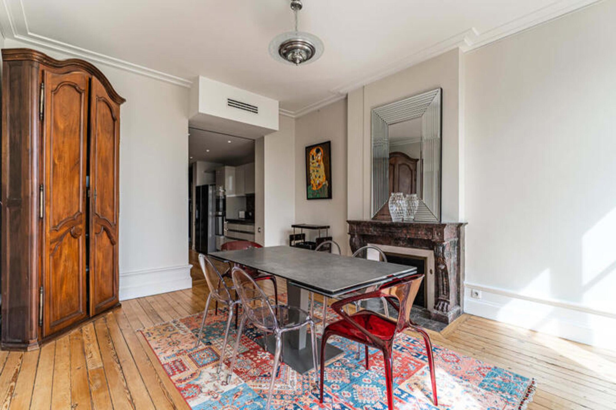 High-Quality Apt with View of Place Bourse
