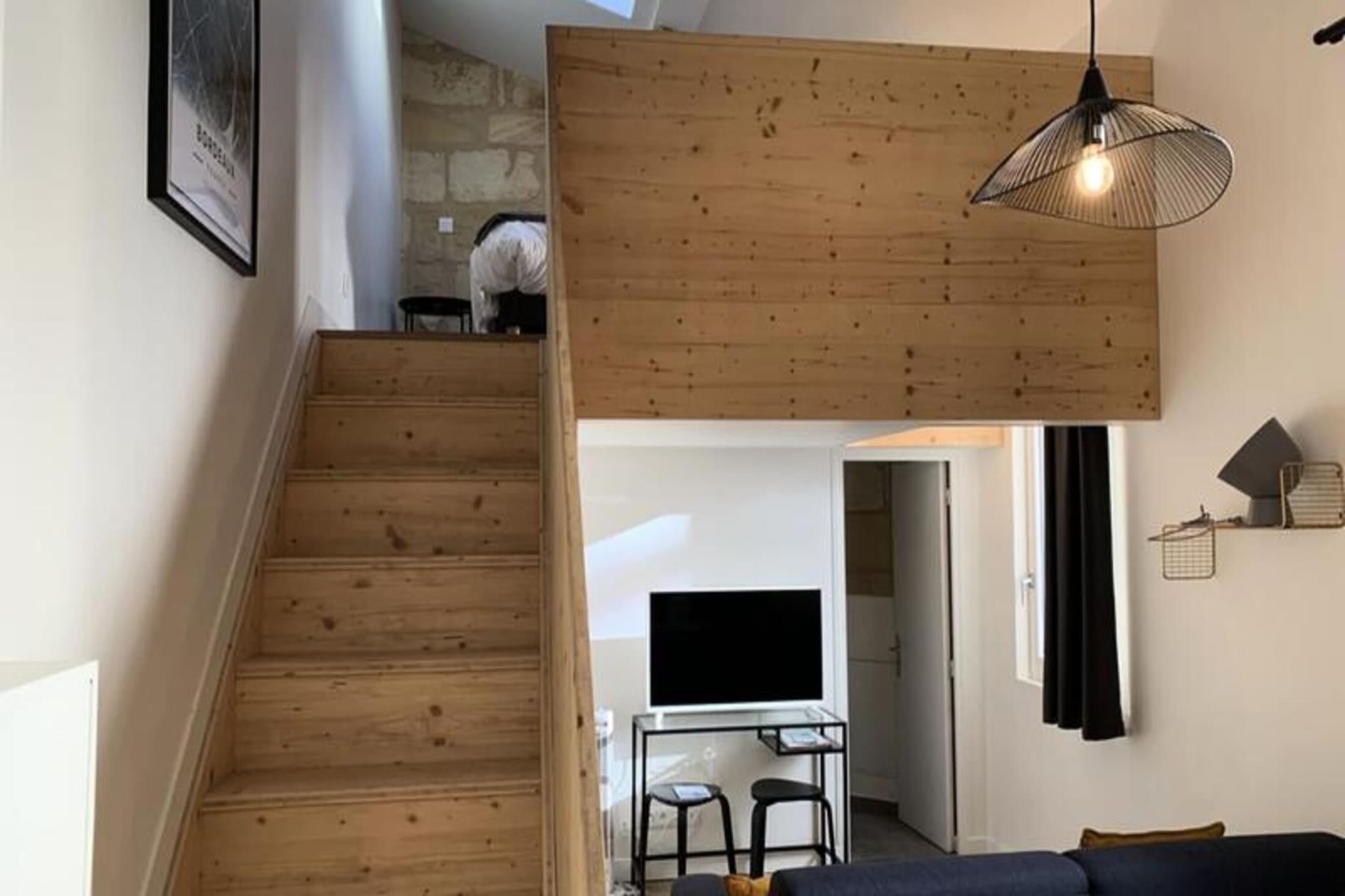 Comfortable Duplex Near Gare St-Jean