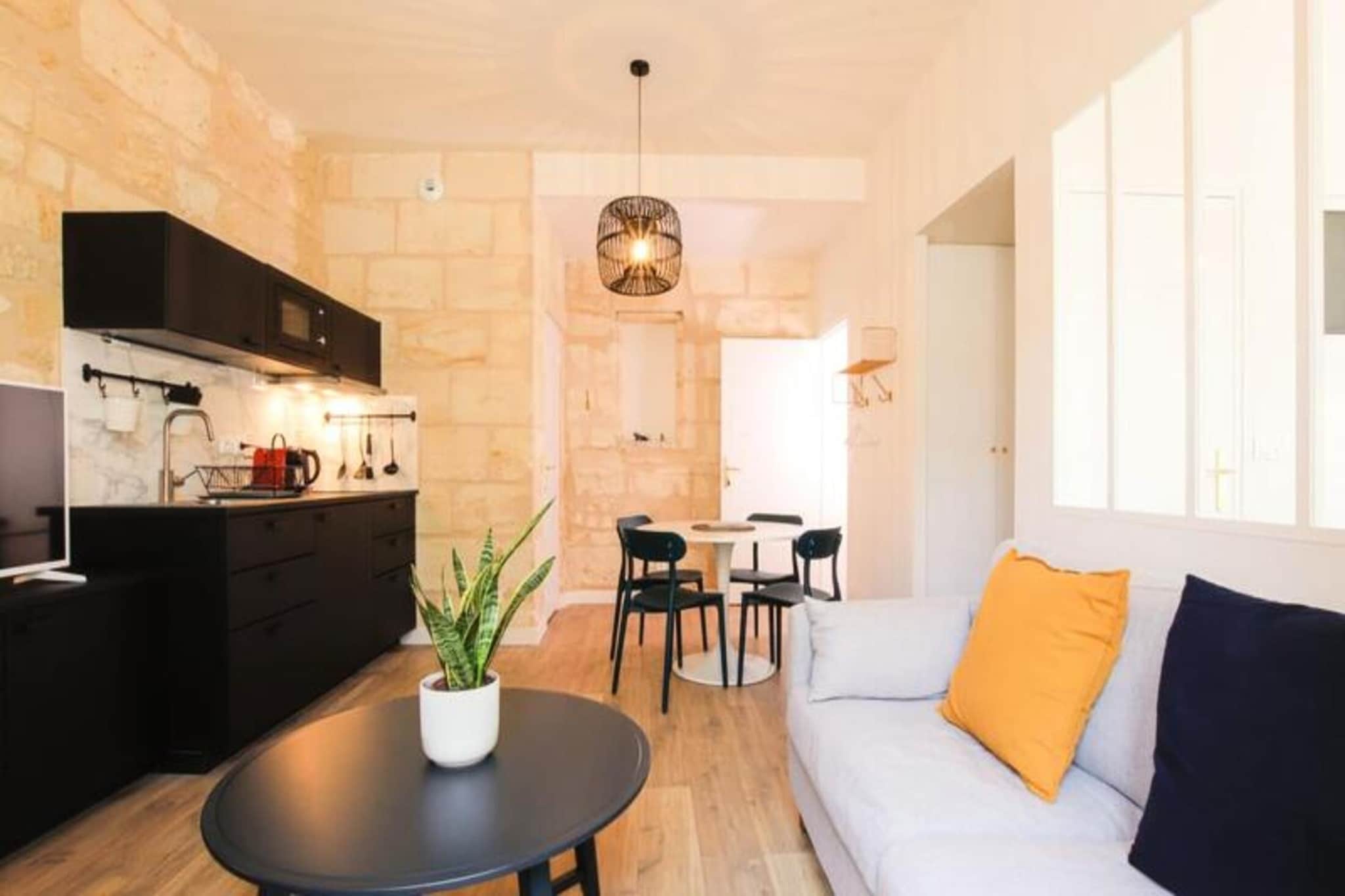 Bright Apt in Pierre Bordelaise, Bordeaux