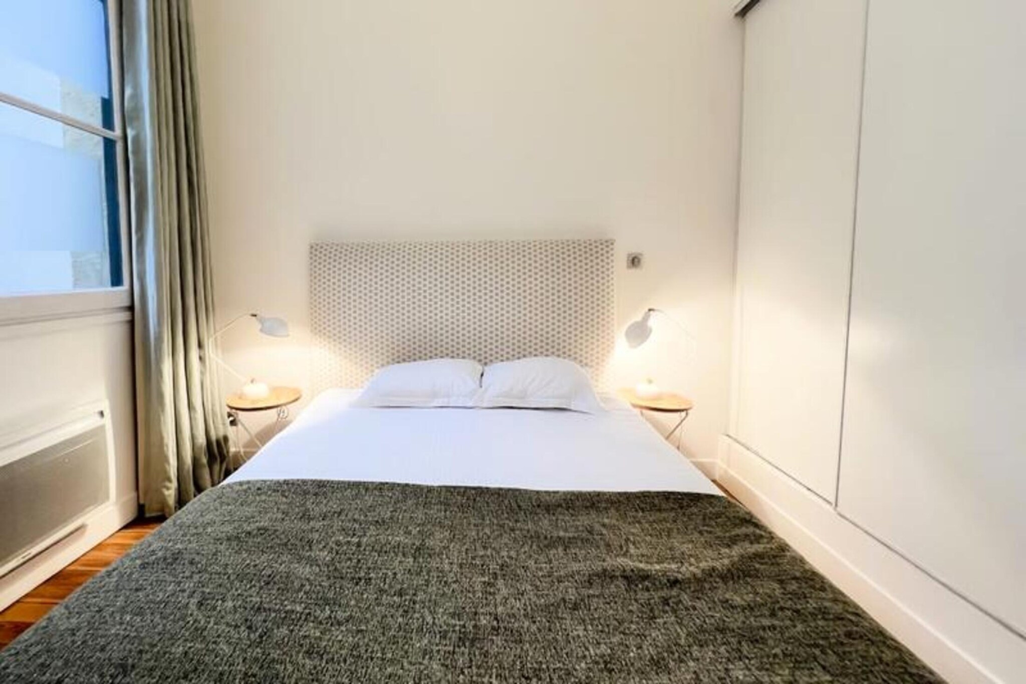 This charming 60 m² furnished apartment is located in the heart of Bordeaux, offering a perfect blend of comfort and style. Situated on the second floor of a beautiful stone building, the apartment boasts a spacious 20 m² terrace, ideal for enjoying the city's vibrant atmosphere. It features an entrance with ample storage, a cozy living room with a sofa bed, armchairs, a TV, and a dining area for four. The fully equipped American kitchen includes all the essentials, such as a microwave, oven, dishwasher, fridge, and a Nespresso coffee maker. The bedroom offers a comfortable 160 x 200 cm double bed and wardrobe, while the shower room includes a sink, cupboard, and towel dryer. A separate toilet completes the apartment's functional layout. Modern conveniences such as Wi-Fi, a washing machine, tumble dryer, iron, and hair dryer are also provided. Bed linen is included, with beds made upon arrival, ensuring a hassle-free stay.

This apartment is ideally located near the famous Museum of Contemporary Art (CAPC) and the scenic quays along the Garonne River. Public transport is incredibly convenient, with a tram stop right outside the building, making it easy to explore the city. The historic center of Bordeaux, with its iconic landmarks and sophisticated wine culture, is just a short distance away. Bordeaux, a UNESCO World Heritage site, is renowned for its elegant architecture, lively atmosphere, and, of course, its rich wine heritage. Nearby attractions include the Place de la Bourse, the beautiful Garonne River, and numerous wine bars and boutiques. Whether you’re a lover of art, history, or fine wine, this location provides the perfect base for discovering all that Bordeaux has to offer.





