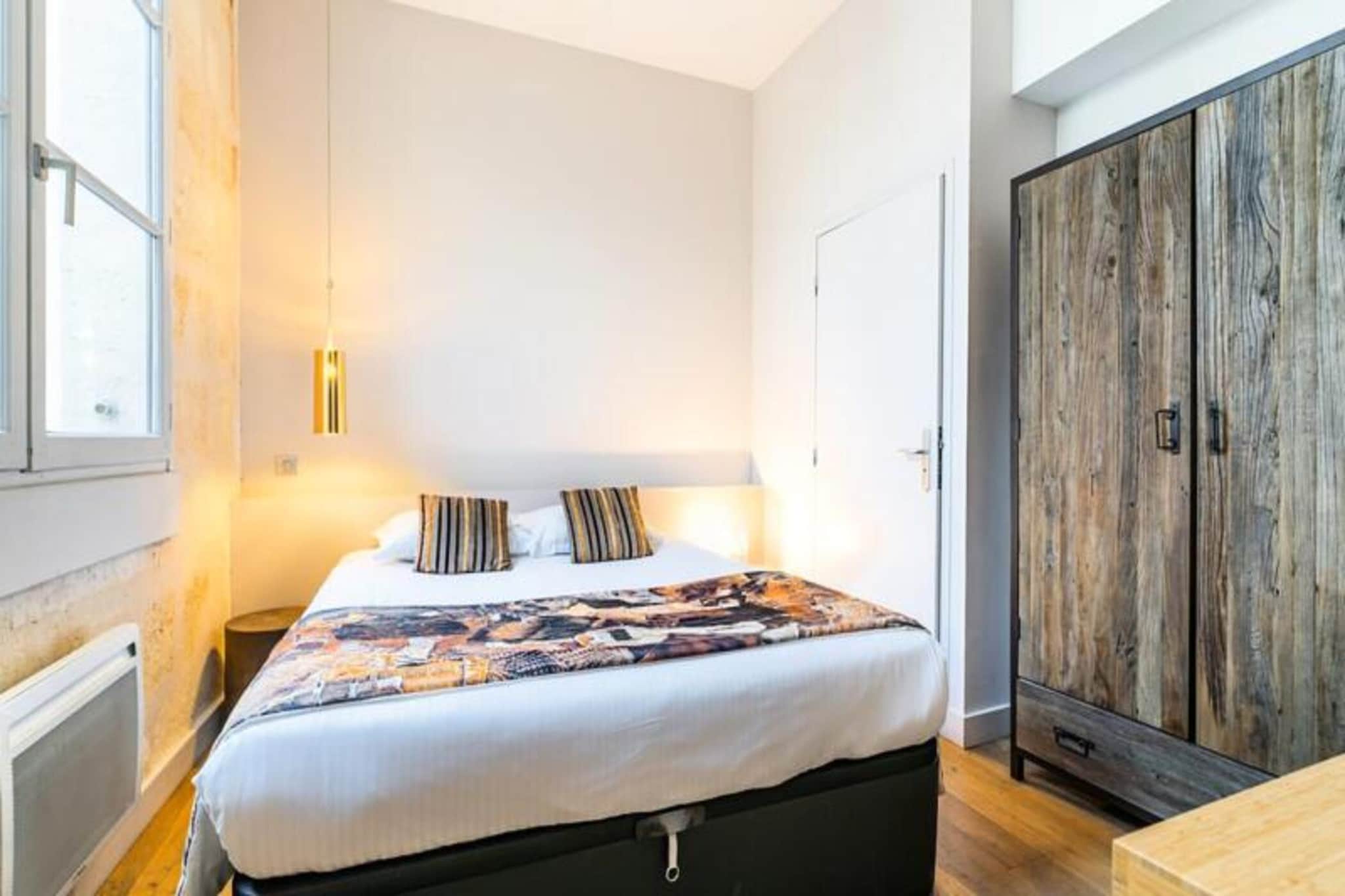 Magnificent 3-Bed Apt with Rooftop