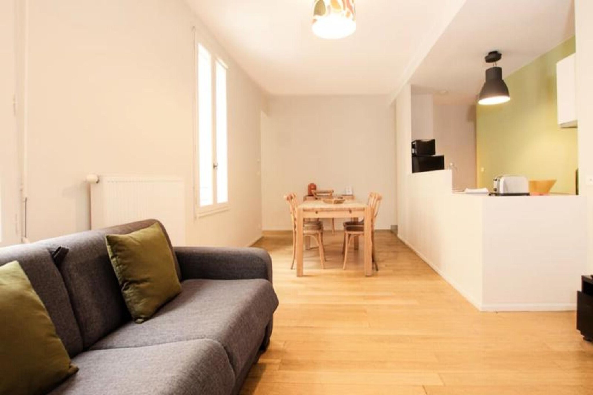 Superb T2 with Quality Features at Jardin Public