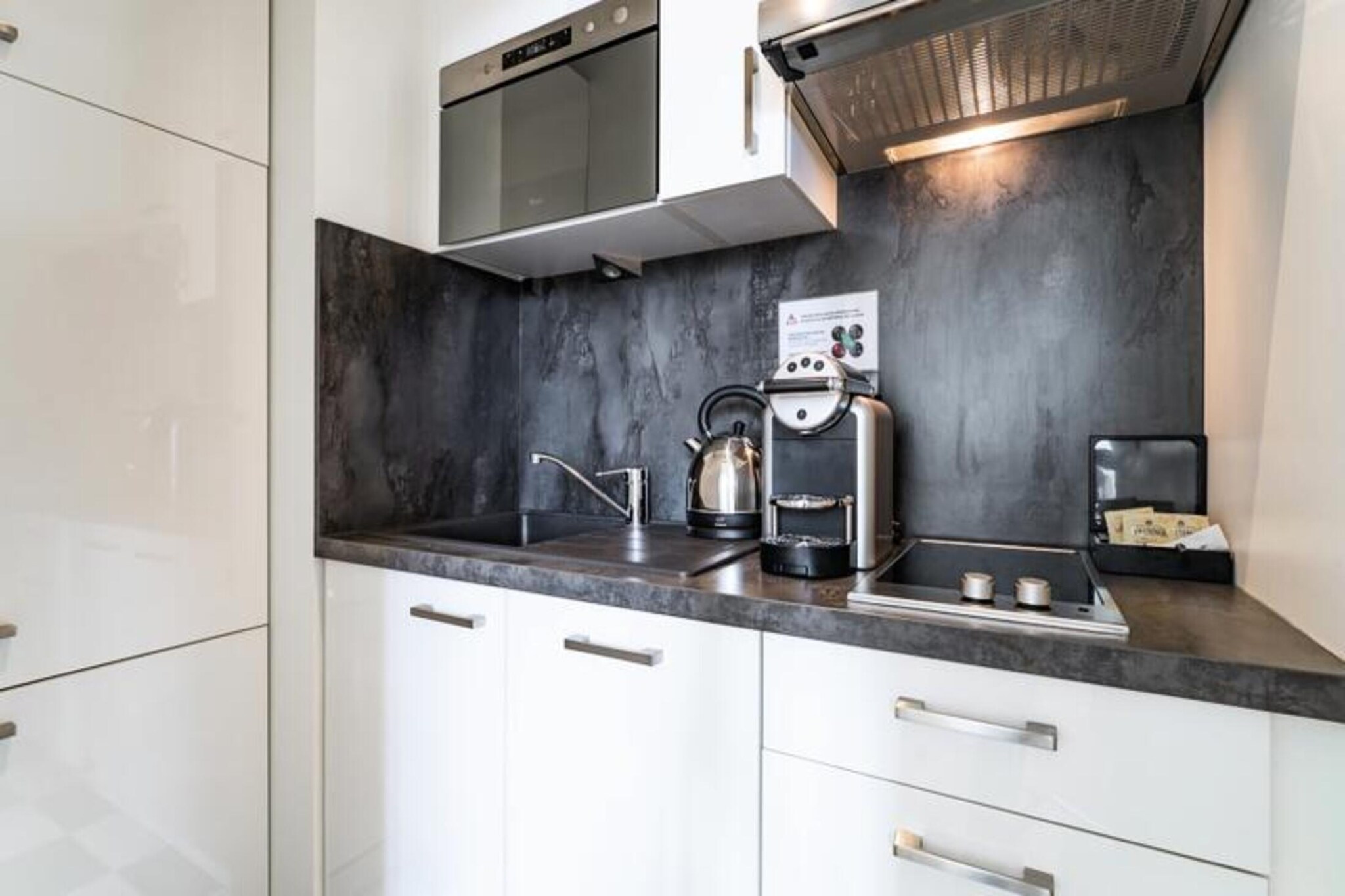 Charming Apt in Historic Saint-Michel