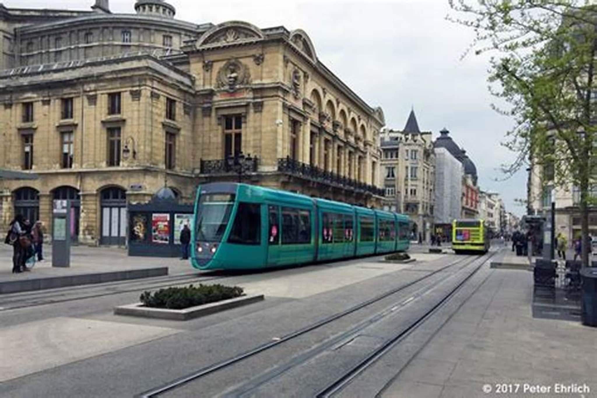 Appart'Hôtel Mer & Golf Bordeaux Bassins à Flot***-Areas within 5km in summer